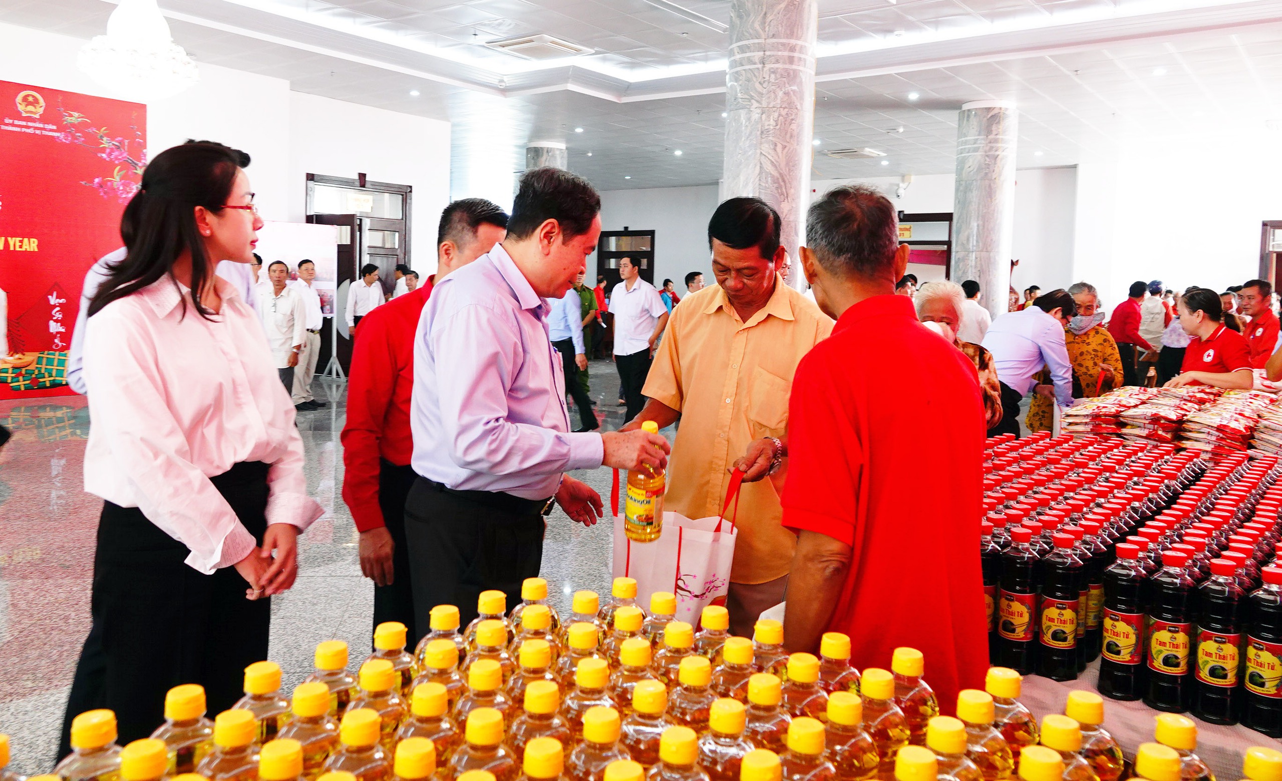 Ấm lòng “Tết Nhân ái” tại Hậu Giang- Ảnh 8.