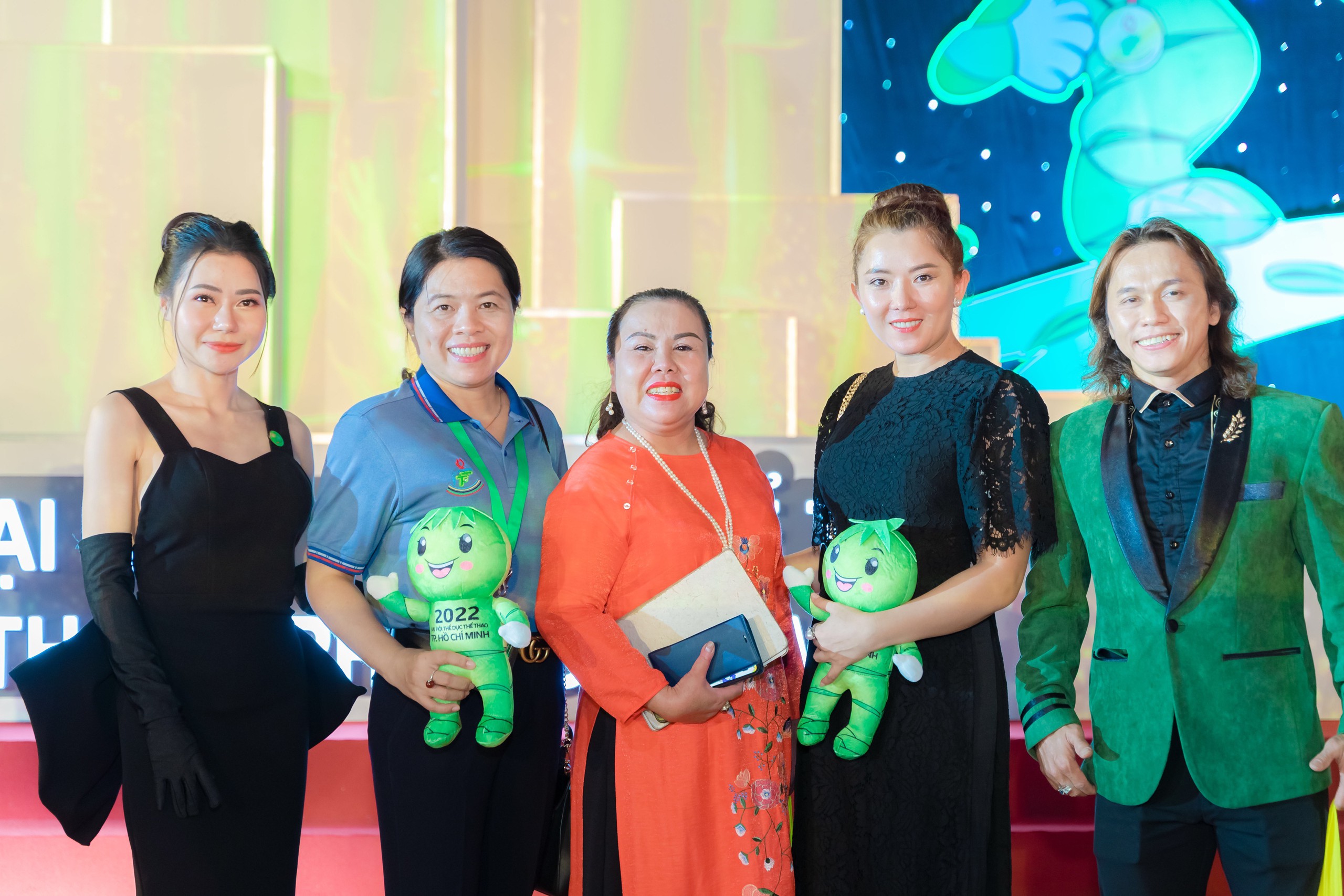 Tiến Khoa đón nhận “Tâm Vàng danh hiệu Việt Nam” - Ảnh 3.