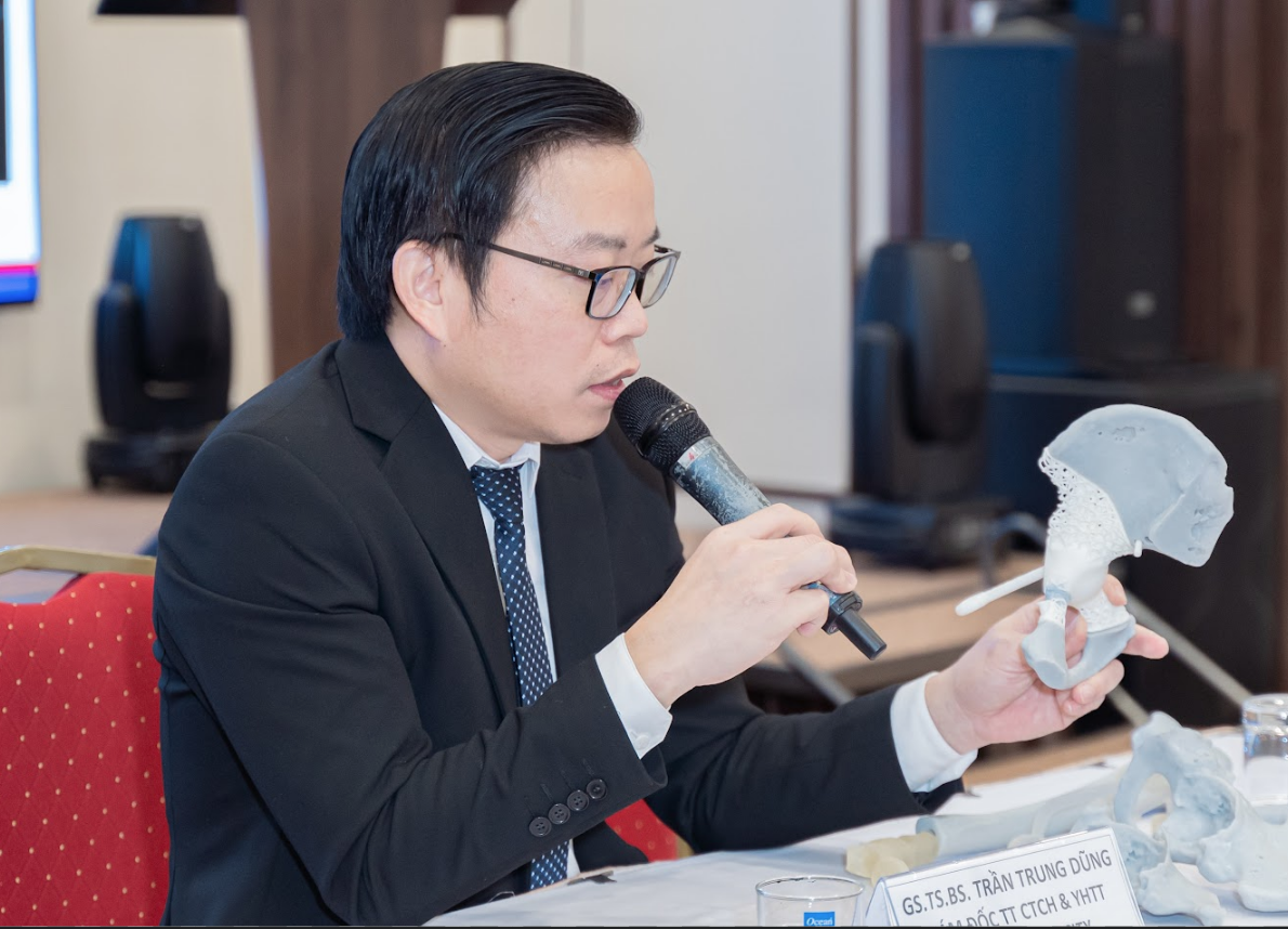 B&aacute;c sĩ tự thiết kế xương nh&acirc;n tạo cứu bệnh nh&acirc;n ung thư xương- Ảnh 1.
