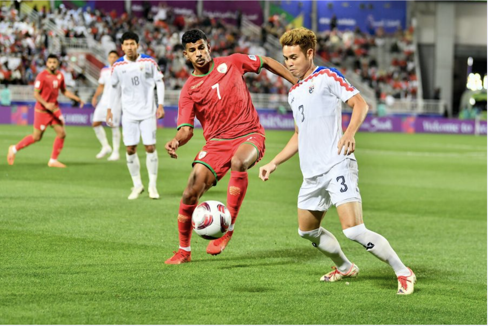 Cột mốc đ&aacute;ng nhớ của Theerathon khi Th&aacute;i Lan tiến s&aacute;t v&ograve;ng 1/8 Asian Cup 2023- Ảnh 2.