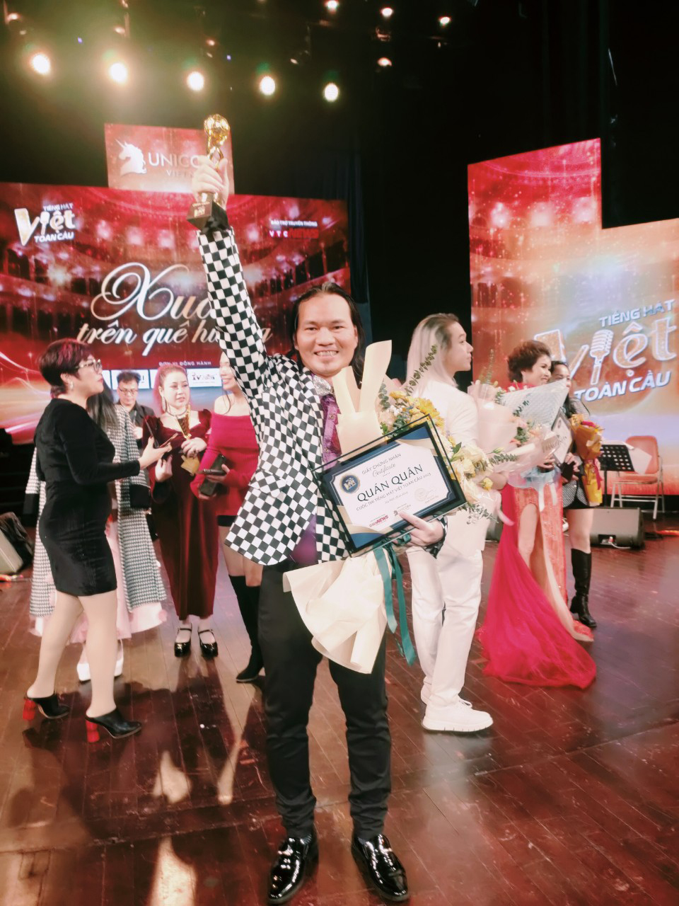 Thụy Vũ (AC&M) là quán quân "Tiếng hát Việt toàn cầu"- Ảnh 4.
