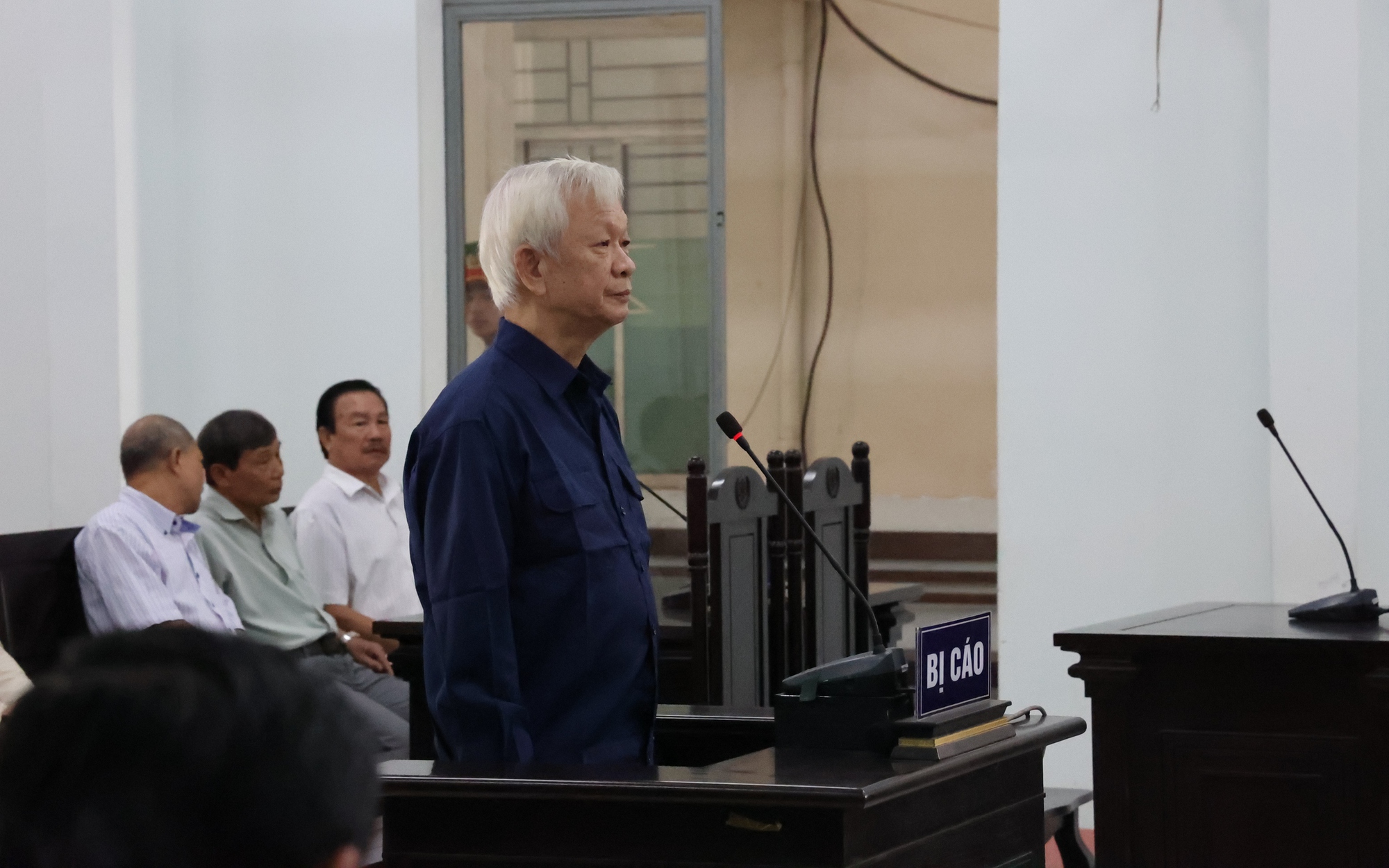 "Bị cáo ký chứ không đọc"