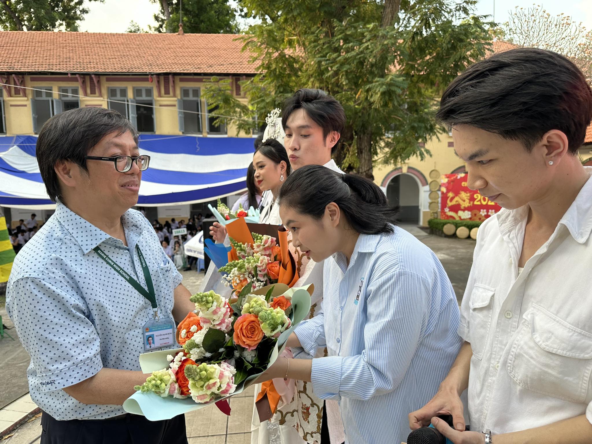 Sau "Mai Vàng", NSƯT Võ Minh Lâm quấy động Sân khấu học đường Marie Curie- Ảnh 7.