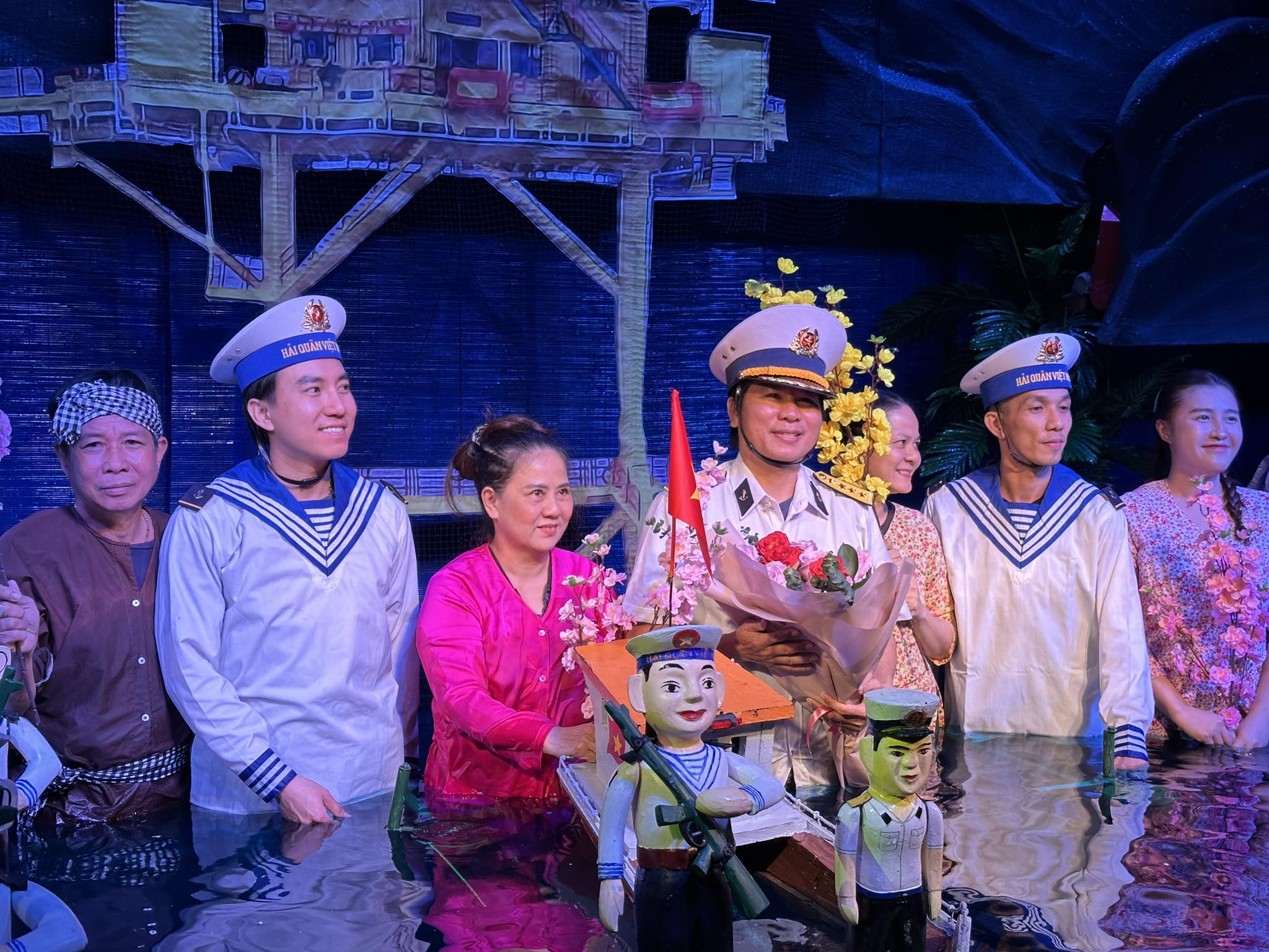 NSND Thanh Thúy xúc động với ca khúc trong vở rối nước "Trước ngọn sóng"- Ảnh 2.