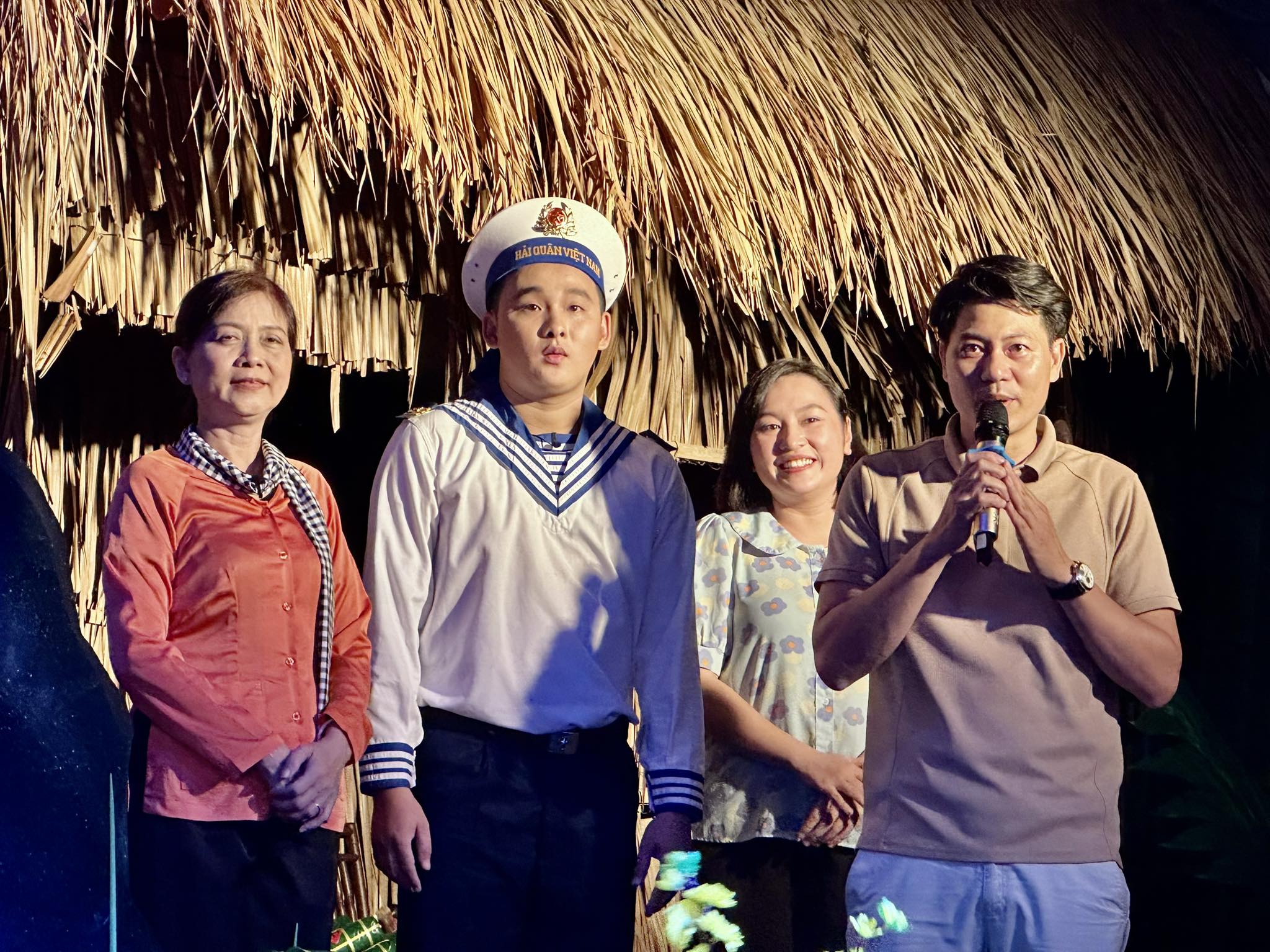NSND Thanh Thúy xúc động với ca khúc trong vở rối nước "Trước ngọn sóng"- Ảnh 6.