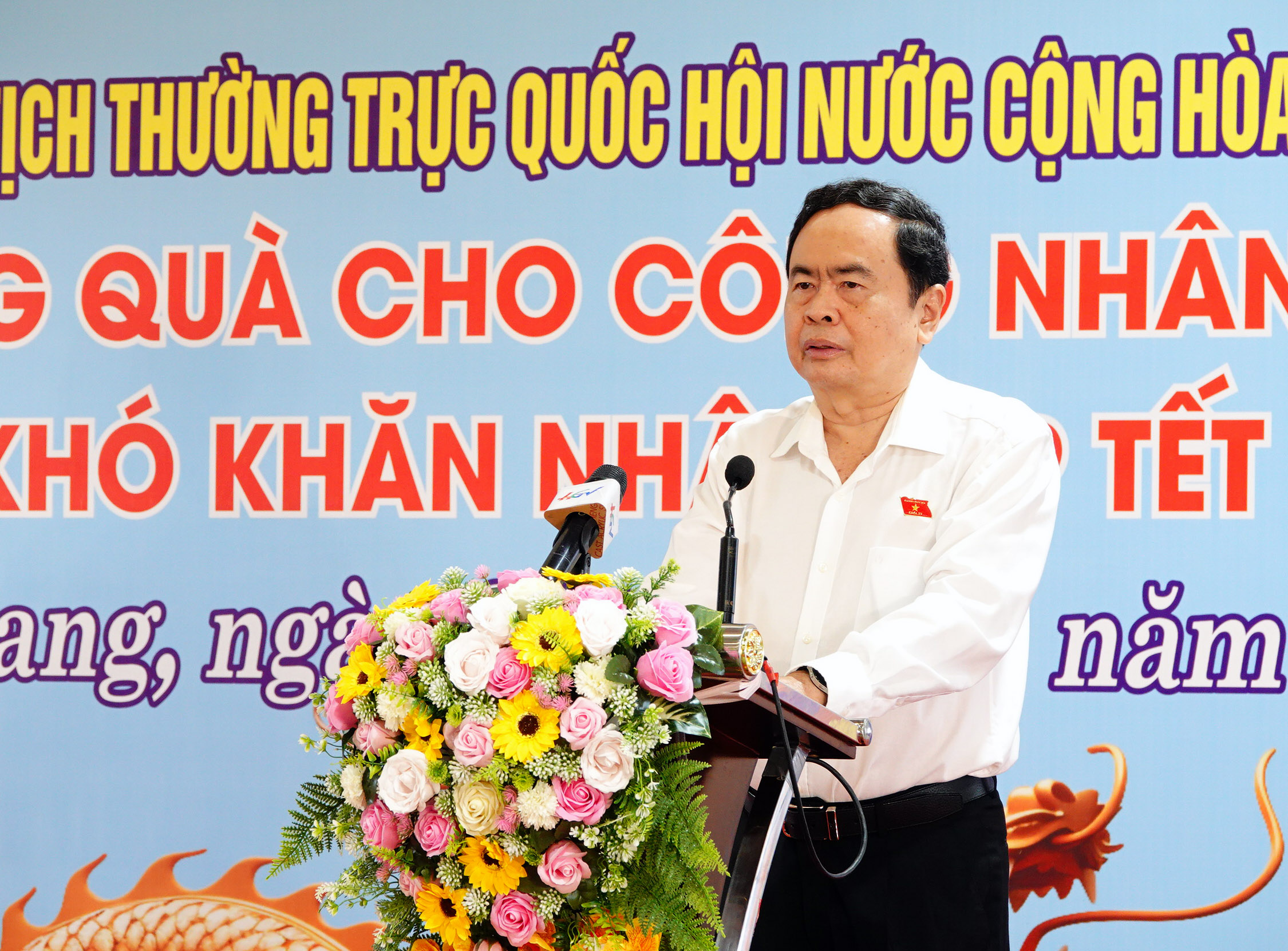 Hậu Giang: Tặng qu&agrave; Tết cho c&ocirc;ng nh&acirc;n, người lao động- Ảnh 1.