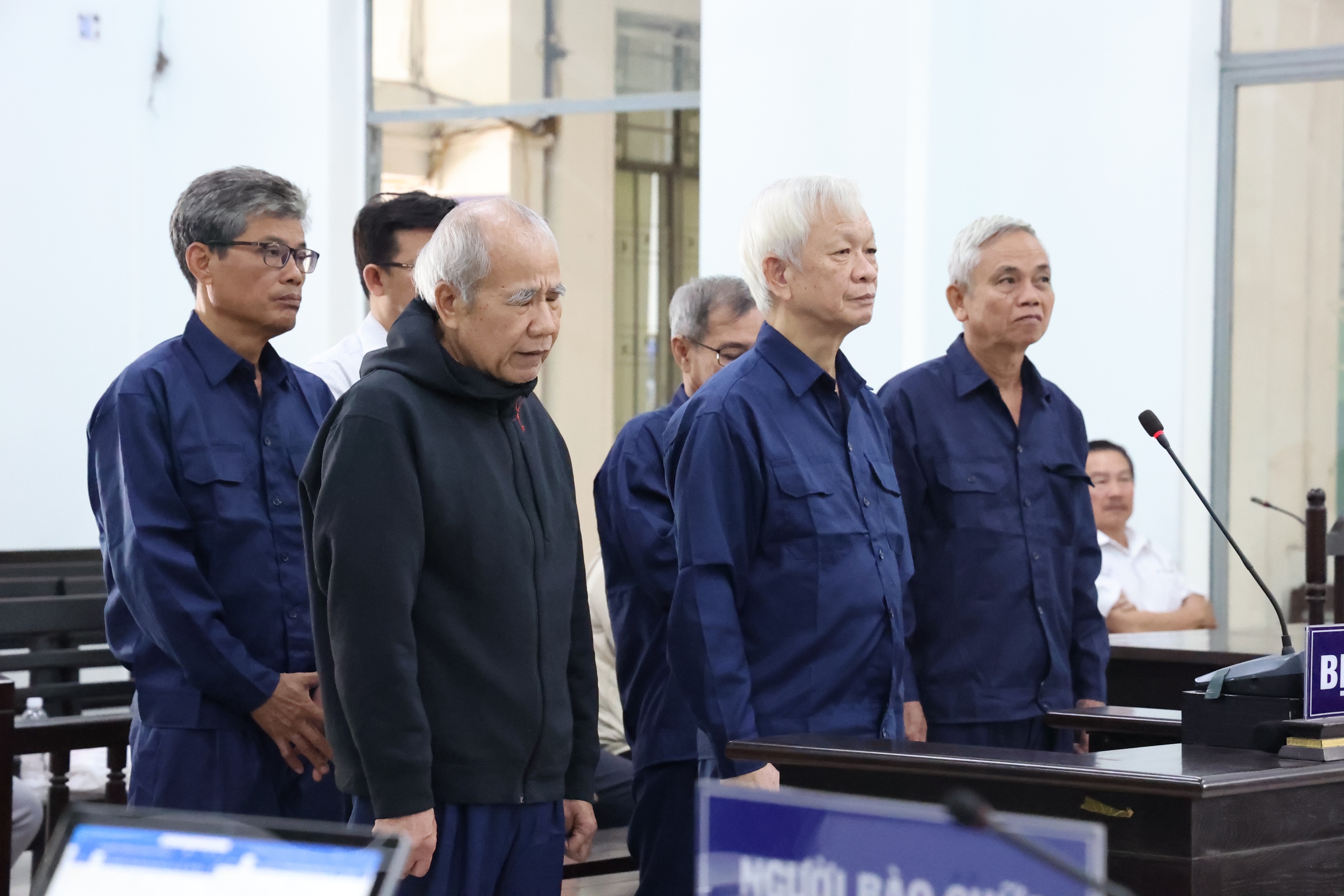 Sai phạm dự &aacute;n Mường Thanh thất tho&aacute;t tiền tỉ, cựu Chủ tịch Kh&aacute;nh H&ograve;a khắc phục 20 triệu đồng- Ảnh 1.