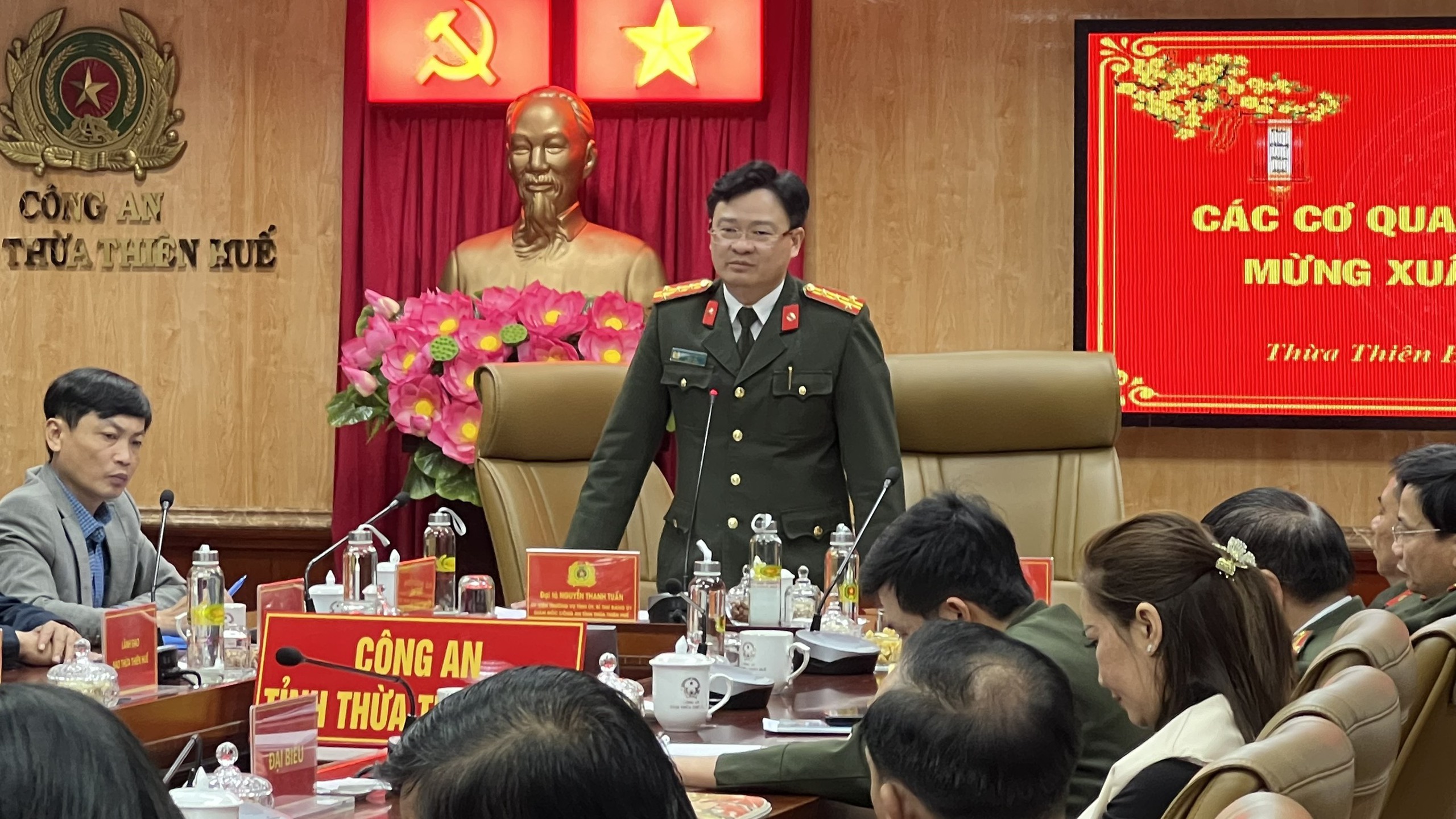 Đại tá Nguyễn Thanh Tuấn - Giám đốc Công an tỉnh Thừa Thiên - Huế chia sẻ thông tin về số điện thoại đường dây nóng.