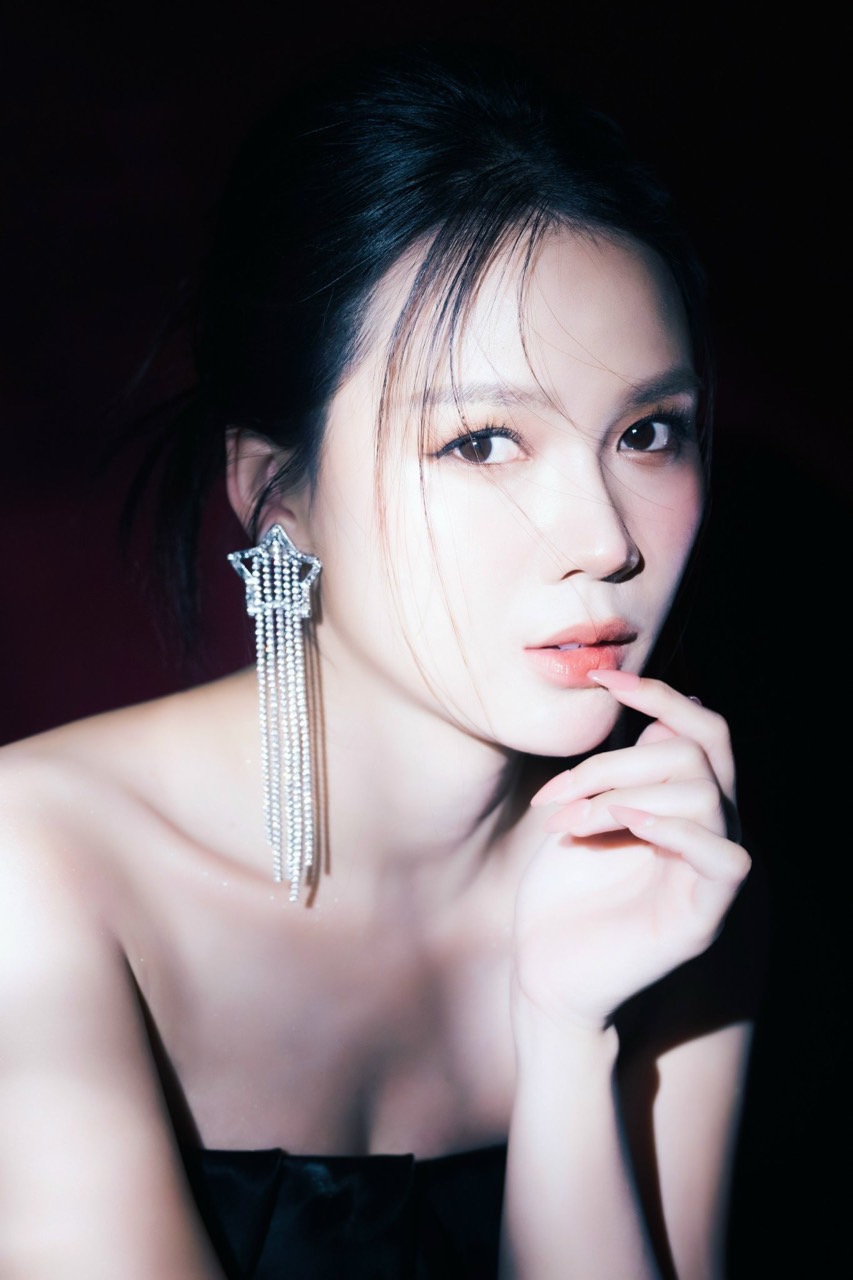 "Bà bầu" Sam khoe nhan sắc rạng ngời trước ngày sinh- Ảnh 1.