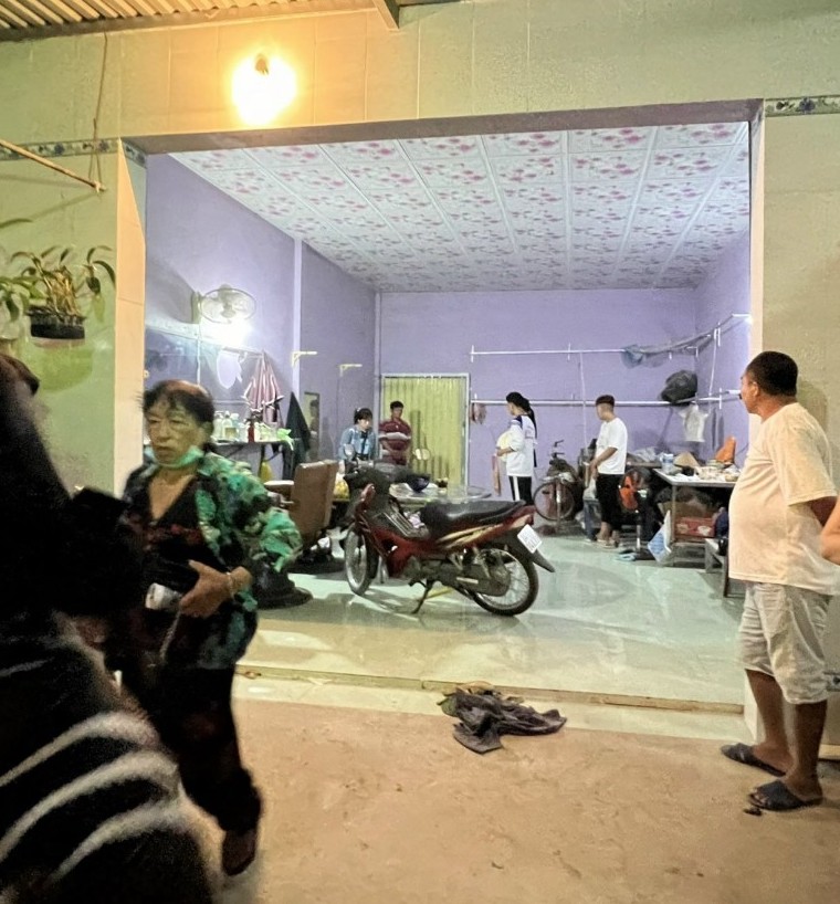 Chồng nguy kịch, vợ cũ tử vong trong căn nh&agrave; kh&oacute;a cửa- Ảnh 1.