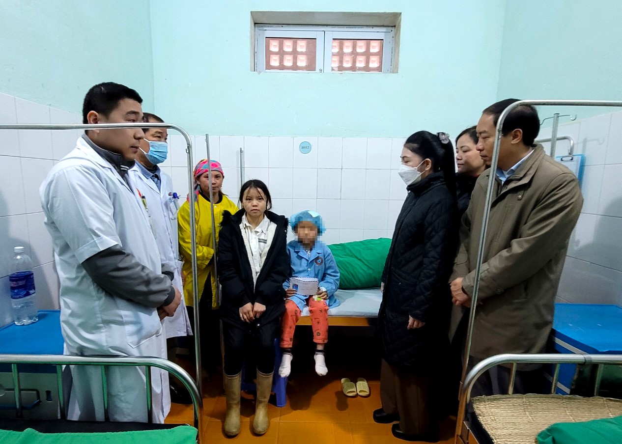 Bé gái 9 tuổi bị người đàn ông bịt mặt bắt cóc- Ảnh 1.
