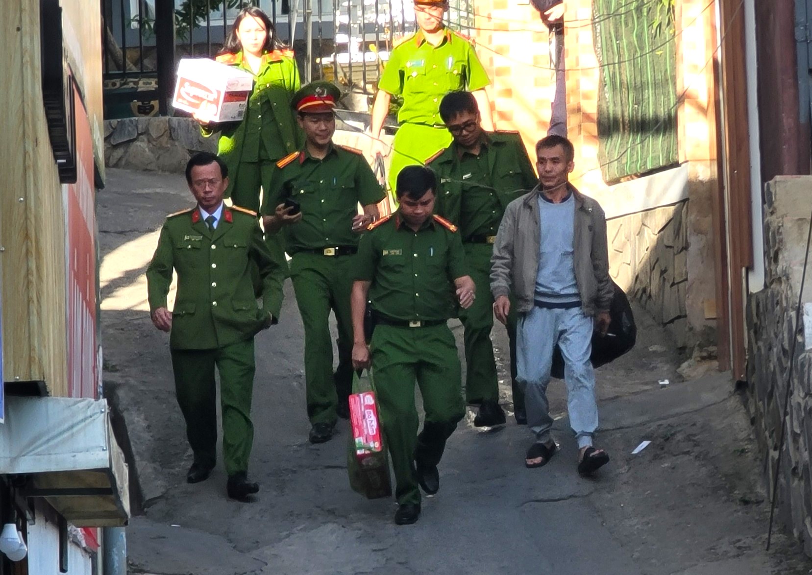 Công an bắt 3 cán bộ Sở Công thương Lâm Đồng- Ảnh 6.