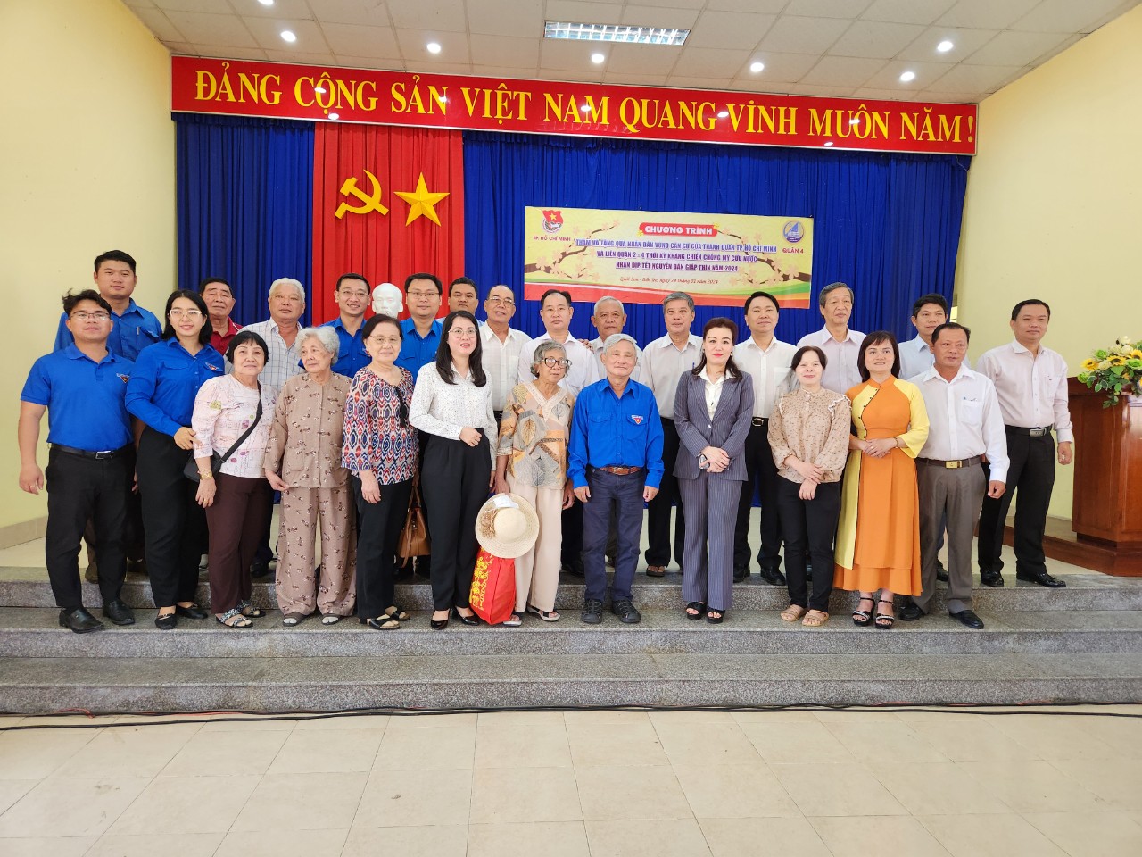 VWS tặng qu&agrave; Tết cho người d&acirc;n x&atilde; Quới Sơn- Ảnh 3.