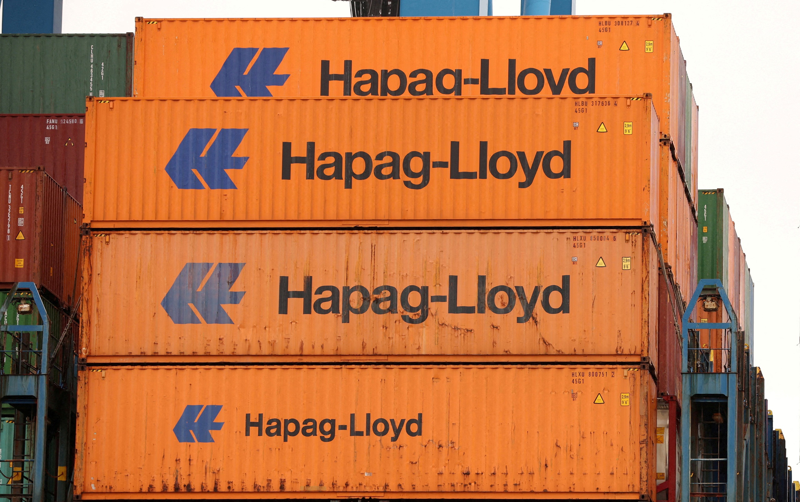 Một cảng container ở TP Hamburg - Đức Ảnh: REUTERS
