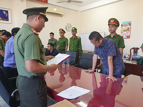 Bắt chủ tịch v&agrave; gi&aacute;m đốc doanh nghiệp ở Hậu Giang- Ảnh 1.