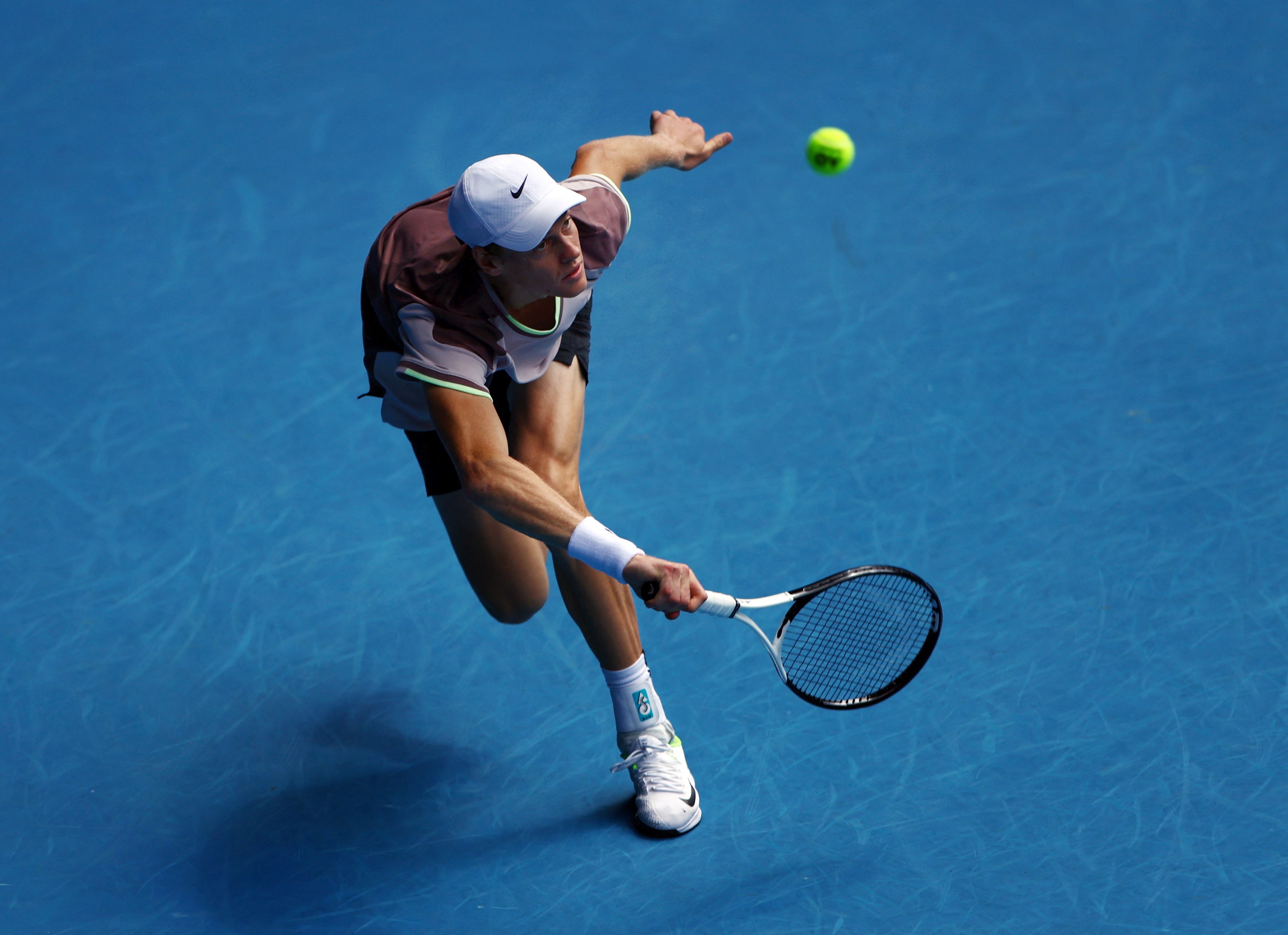 Jannik Sinner v&agrave; những điều kh&ocirc;ng tưởng sau cuộc lật đổ Djokovic- Ảnh 2.
