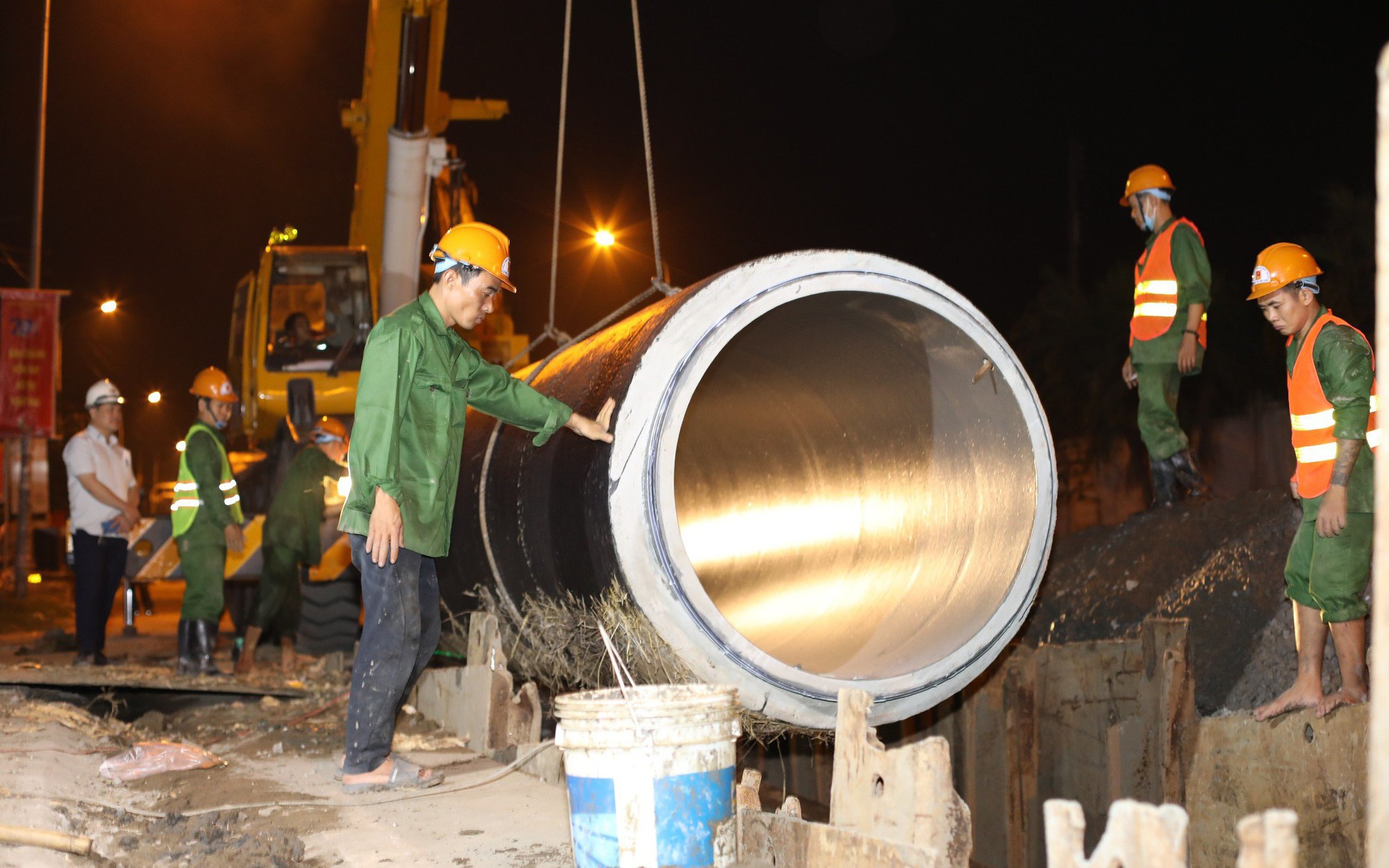 C&uacute;p nước ở nhiều nơi tại TP HCM