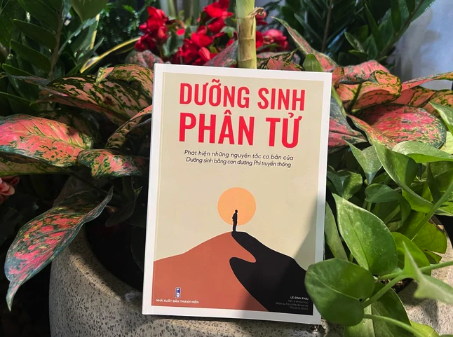 GS L&ecirc; Đ&igrave;nh Ph&aacute;i ra s&aacute;ch chăm s&oacute;c sức khoẻ ở tuổi 86- Ảnh 1.
