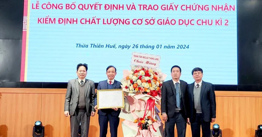 Trường ĐH Luật Huế được cấp chứng nhận kiểm định chất lượng chu kỳ 2- Ảnh 1.