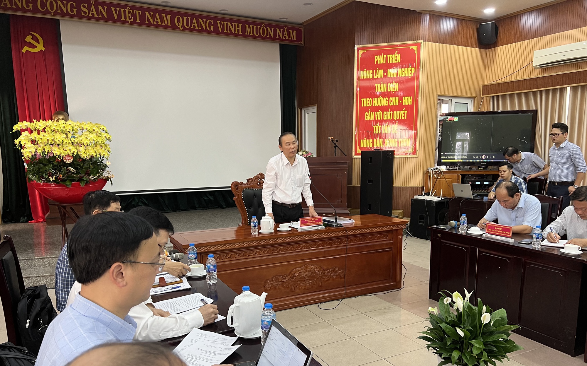 Thứ trưởng Bộ NN-PTNT: Chỉ có buông lỏng mới xảy ra tình trạng nhập lậu heo