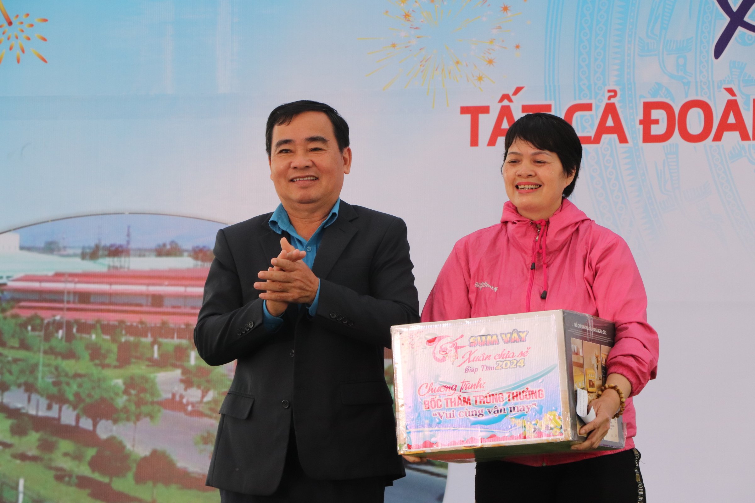 Công đoàn Quảng Nam dành 8 tỉ đồng tặng quà Tết cho hơn 14.500 đoàn viên, lao động- Ảnh 7.