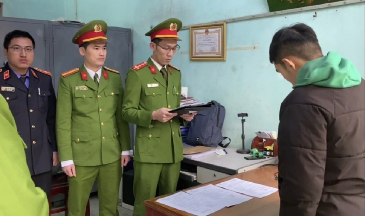 Đốt ph&aacute;o tự chế g&acirc;y n&aacute;o loạn đ&aacute;m cưới khiến 3 người bị thương- Ảnh 1.