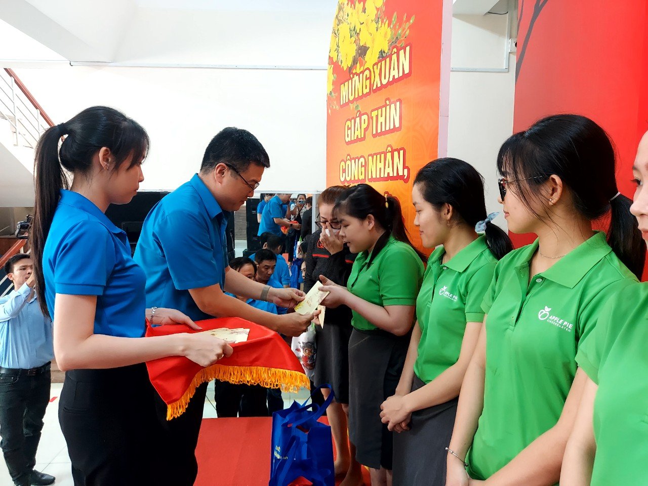 Tết đến gần với đoàn viên - lao động khó khăn- Ảnh 8.