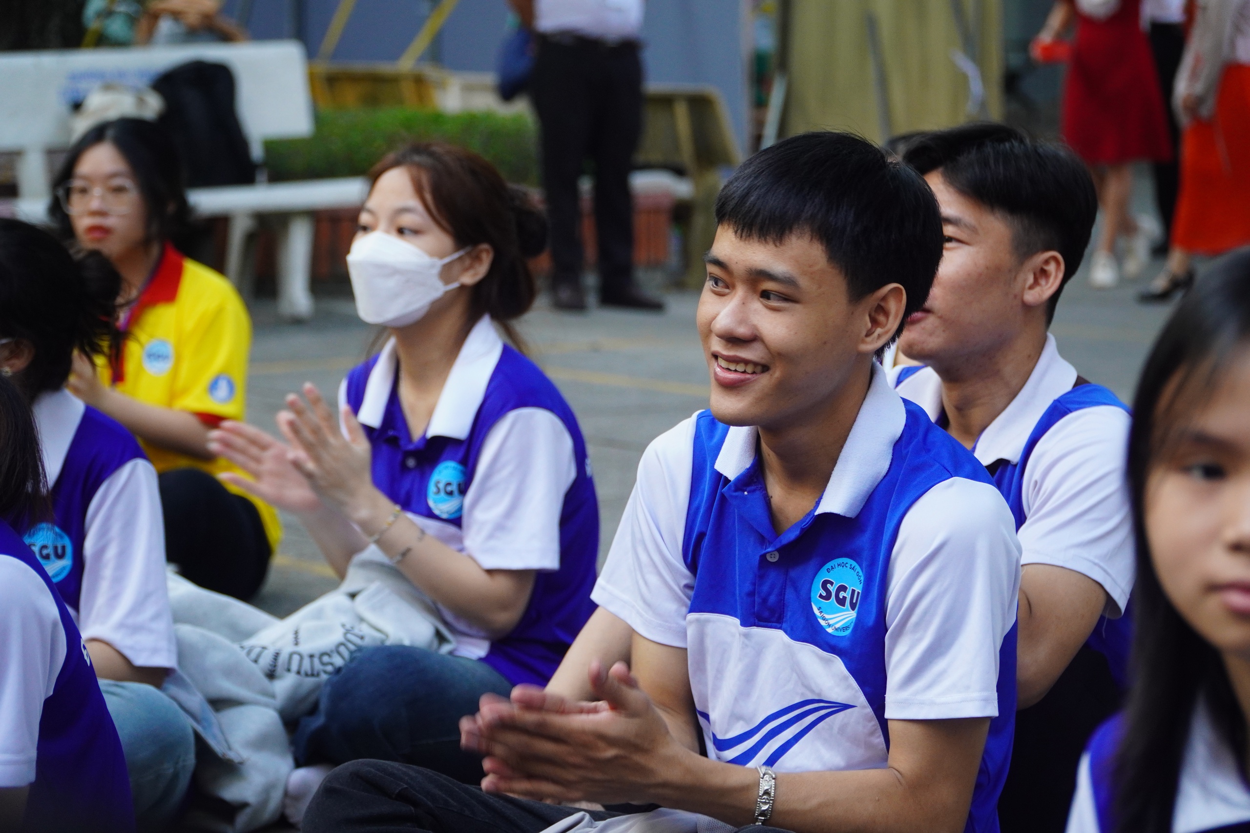 Ấm áp chuyến xe đoàn viên đưa sinh viên về quê vui Tết- Ảnh 12.