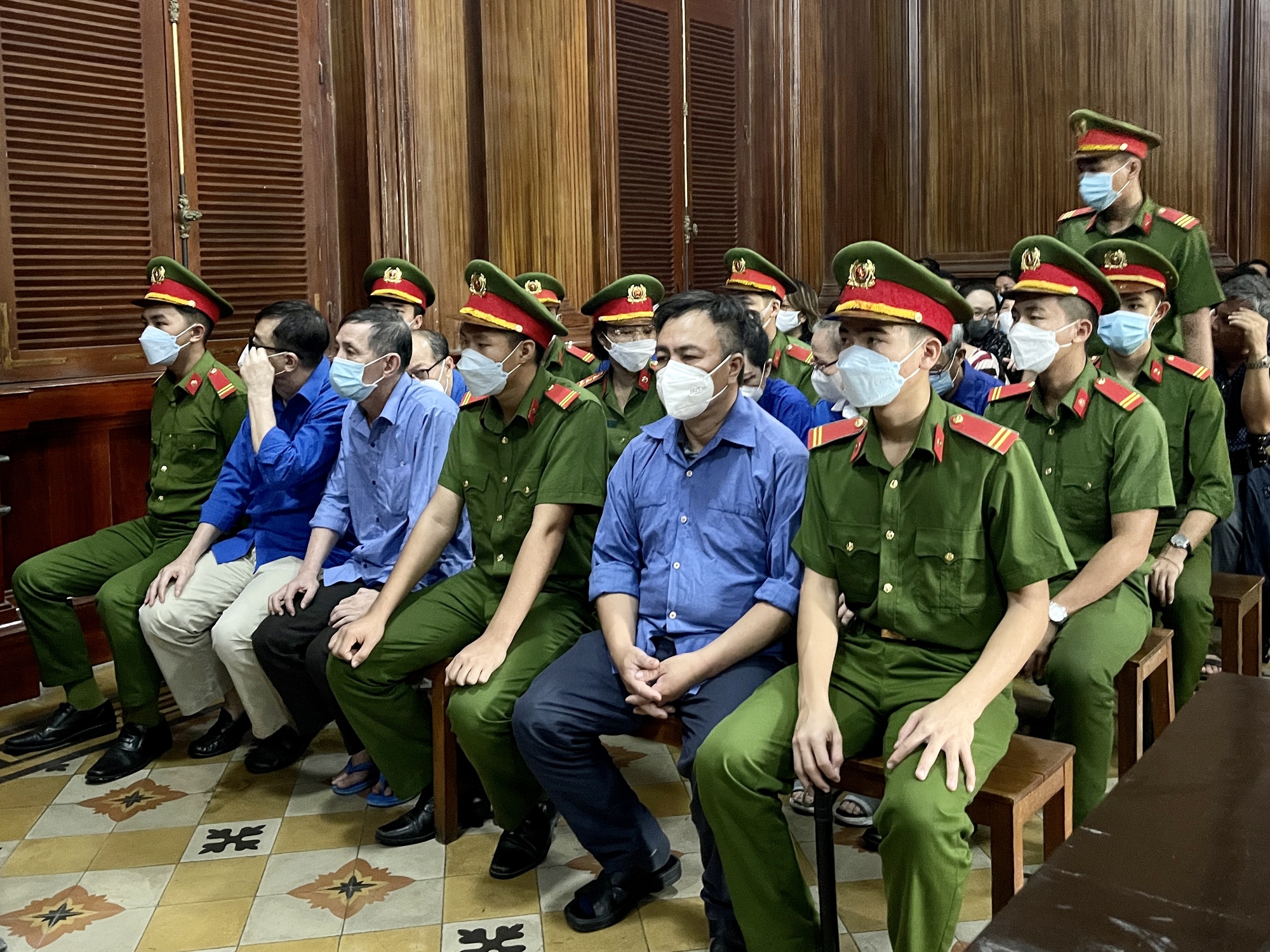 Bệnh viện Mắt được thi hành án, bồi thường 14,2 tỉ đồng- Ảnh 1.