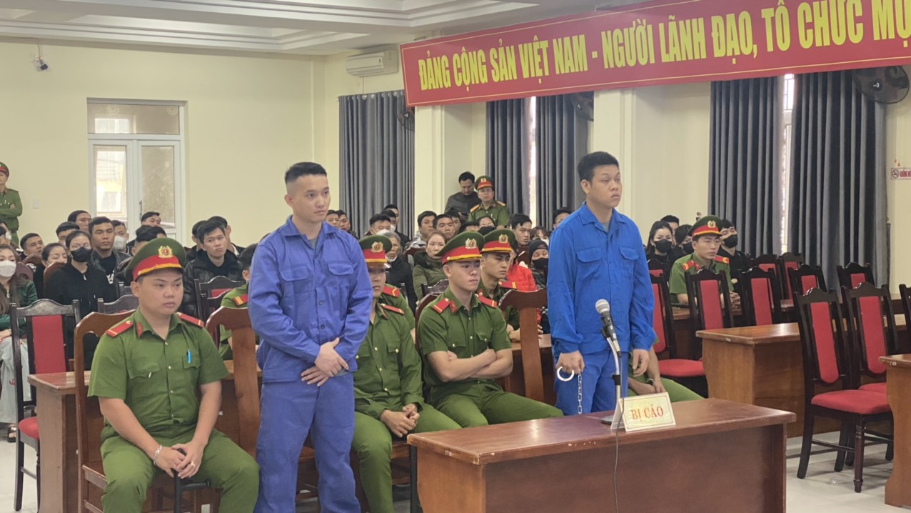 Vụ nh&acirc;n vi&ecirc;n karaoke ch&eacute;m kh&aacute;ch tử vong r&uacute;ng động Đ&agrave; Nẵng: Bị c&aacute;o L&ecirc; &Acirc;n l&atilde;nh &aacute;n chung th&acirc;n - Ảnh 1.