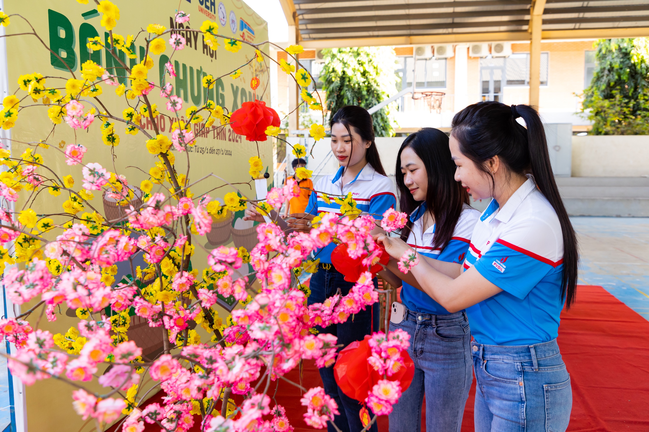 Những chuyến xe đưa 1.100 sinh viên sum họp cùng gia đình- Ảnh 5.