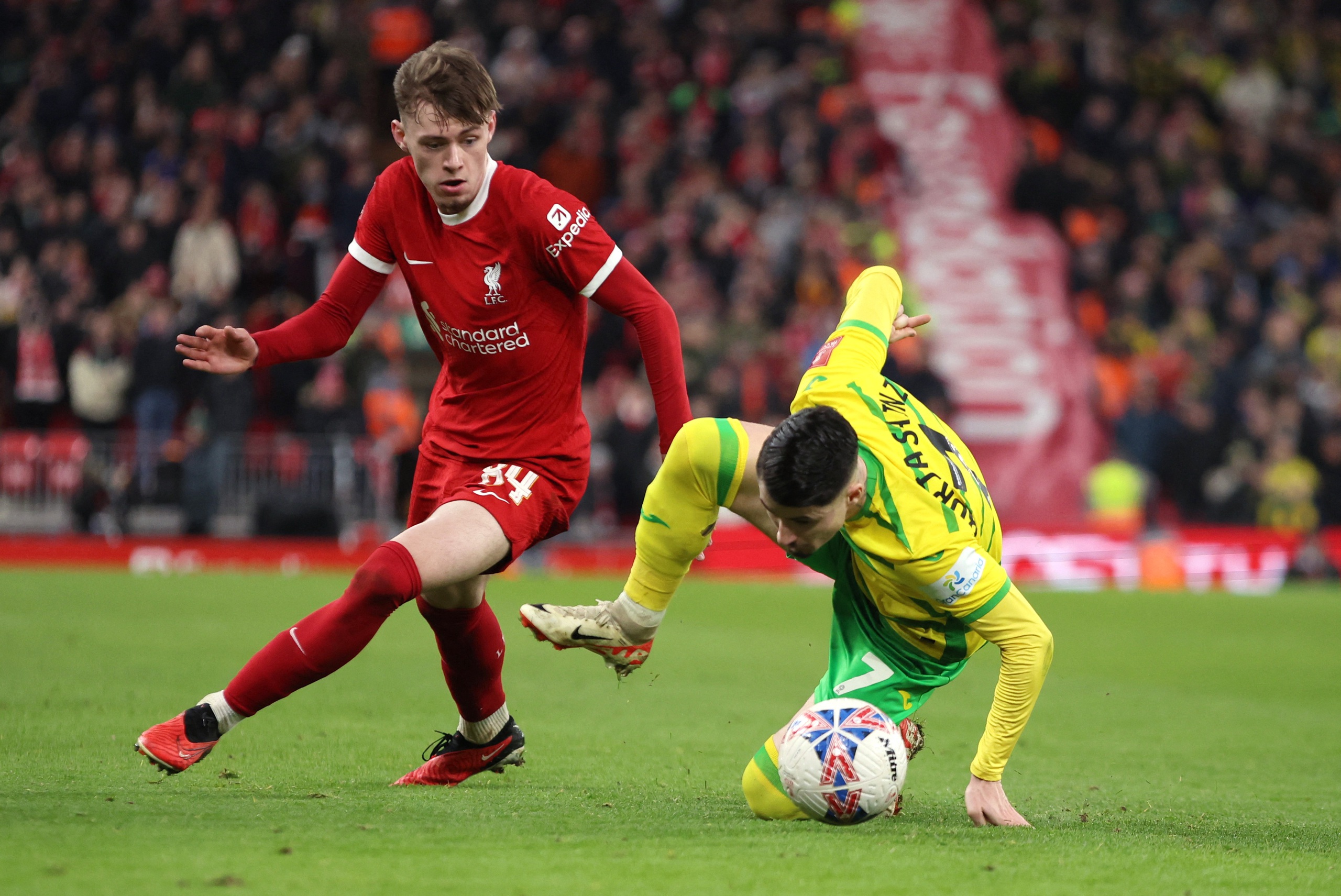 Man United giật m&igrave;nh với Newport County, Liverpool "ra oai" v&ograve;ng 4 FA Cup- Ảnh 6.