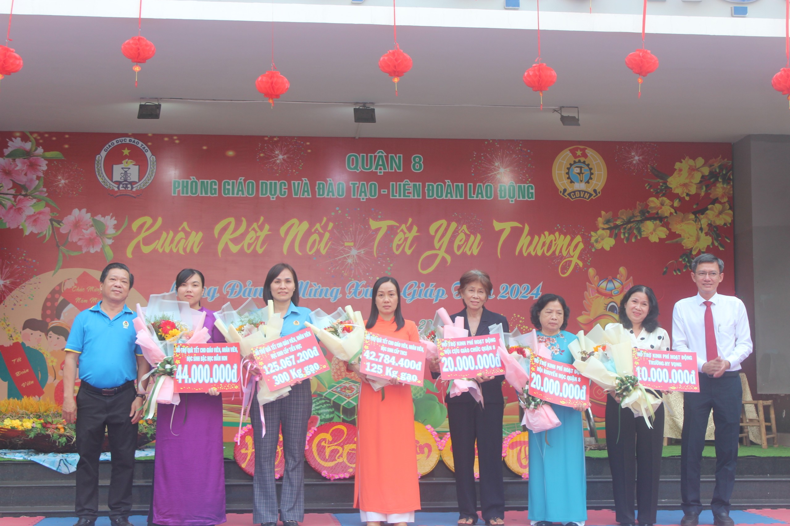 Lao động khắp nơi rộn r&agrave;ng vui Tết- Ảnh 5.