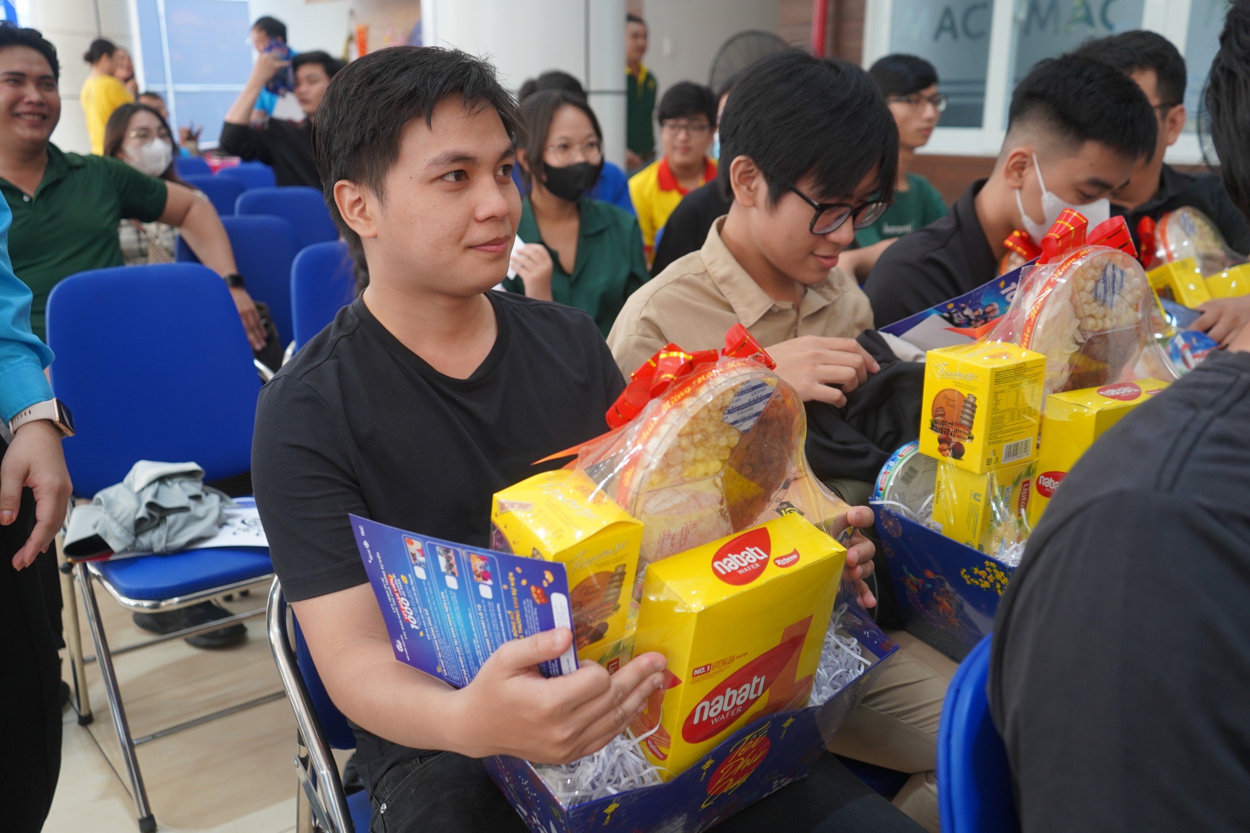 Bảo trì “ngựa sắt” miễn phí để công nhân về quê- Ảnh 2.