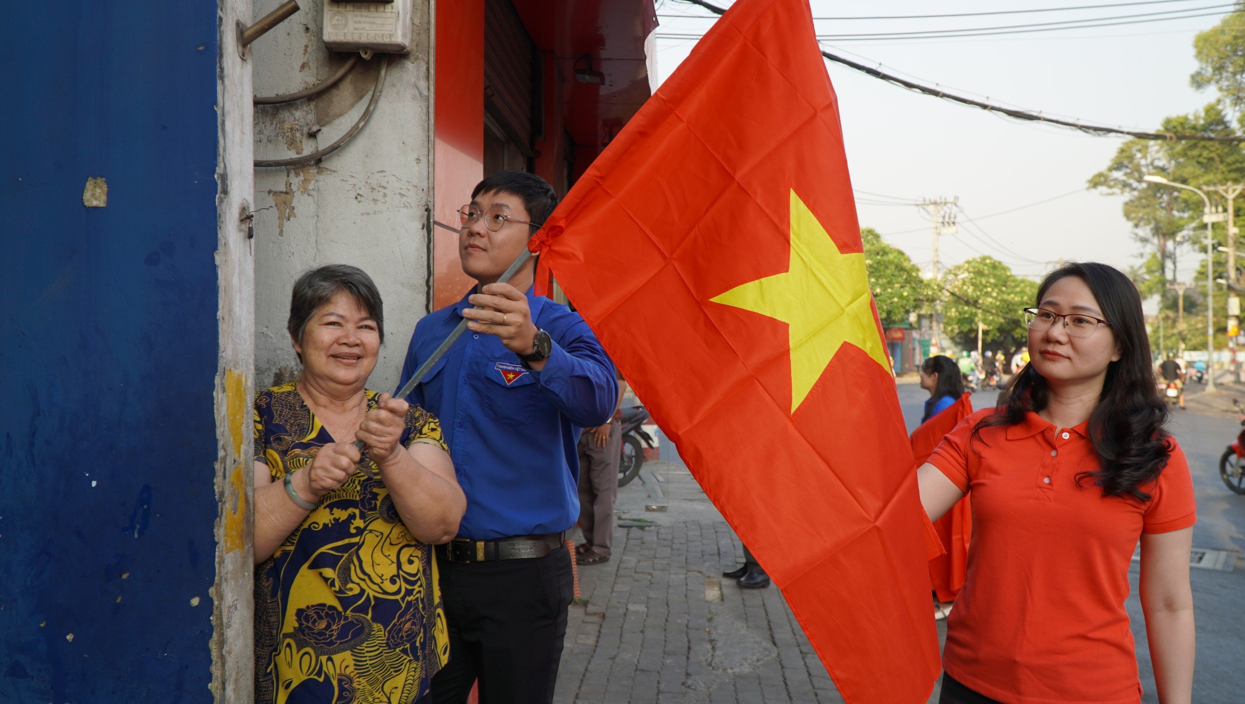 TP Thủ Đức rực rỡ cờ hoa đón Tết - Ảnh 6.