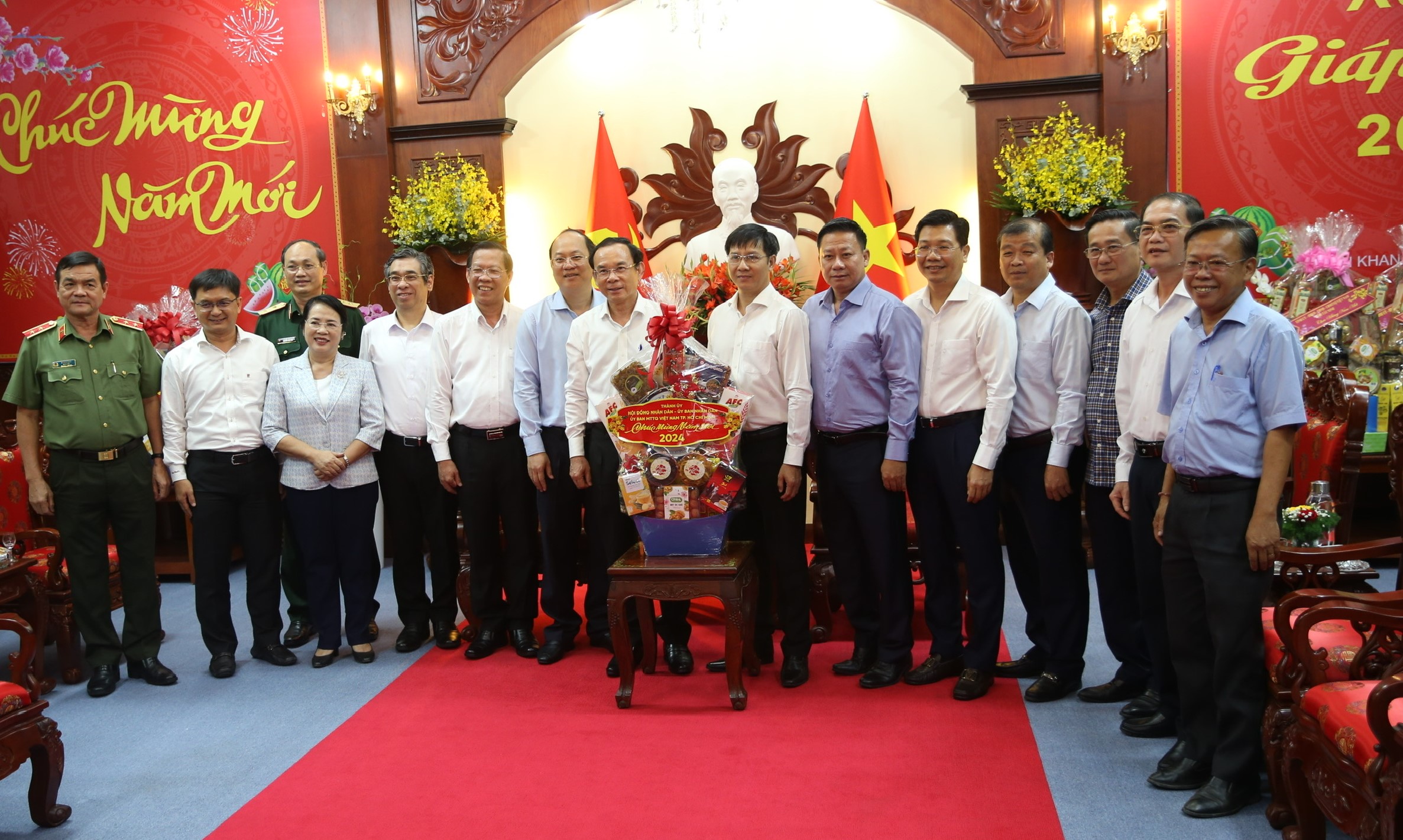 B&iacute; thư Th&agrave;nh ủy TP HCM Nguyễn Văn N&ecirc;n ch&uacute;c Tết tại T&acirc;y Ninh- Ảnh 1.