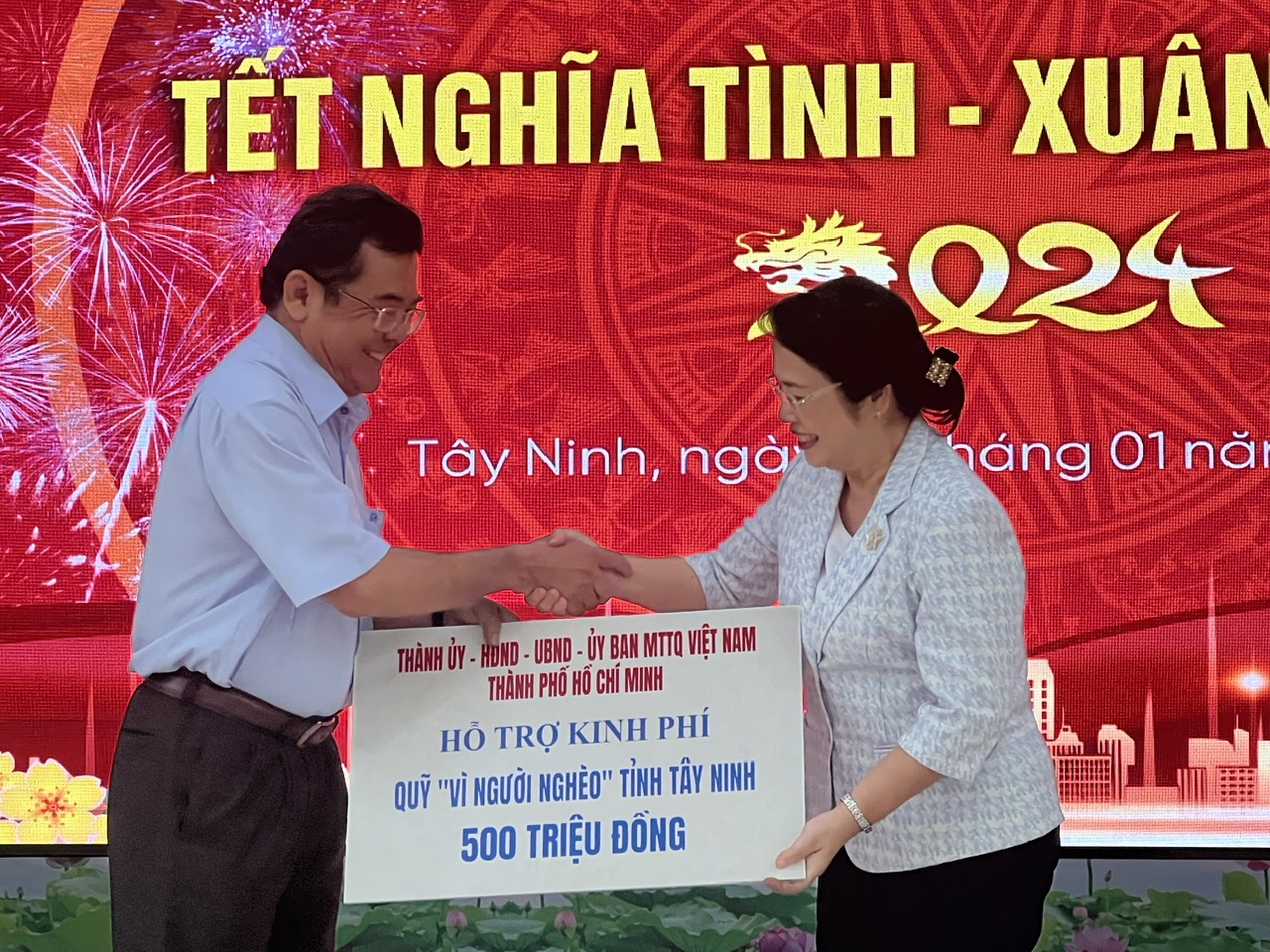 B&iacute; thư Th&agrave;nh ủy TP HCM Nguyễn Văn N&ecirc;n ch&uacute;c Tết tại T&acirc;y Ninh- Ảnh 2.