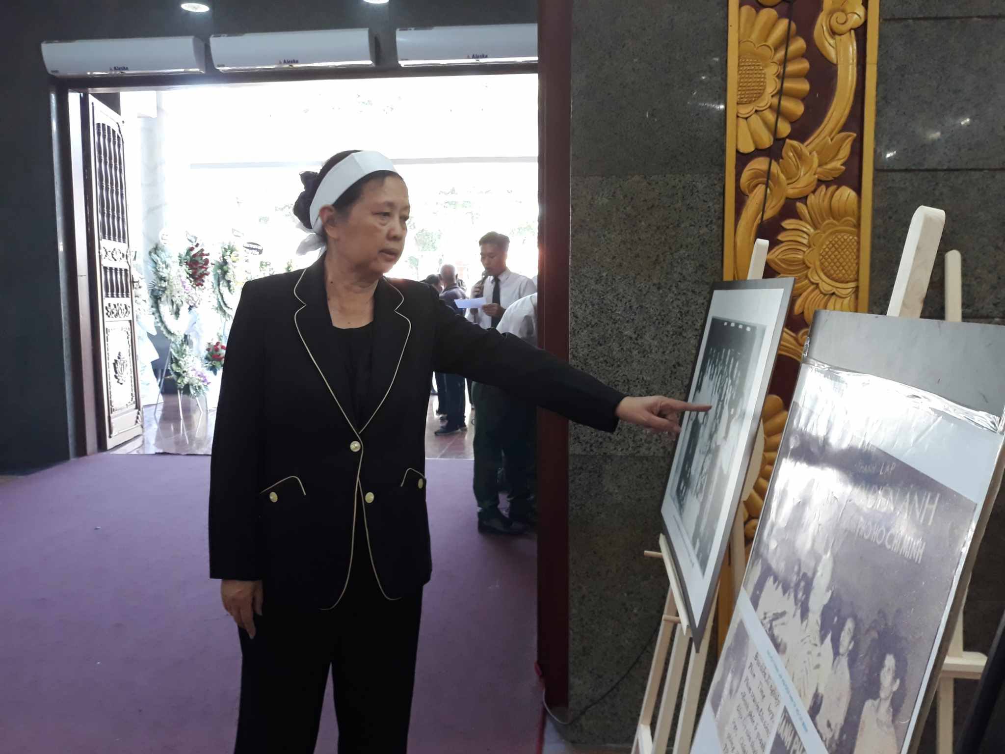 NSND Kim Xu&acirc;n, NSND Trịnh Kim Chi... tiễn biệt đạo diễn - NSƯT L&ecirc; Văn Duy- Ảnh 2.