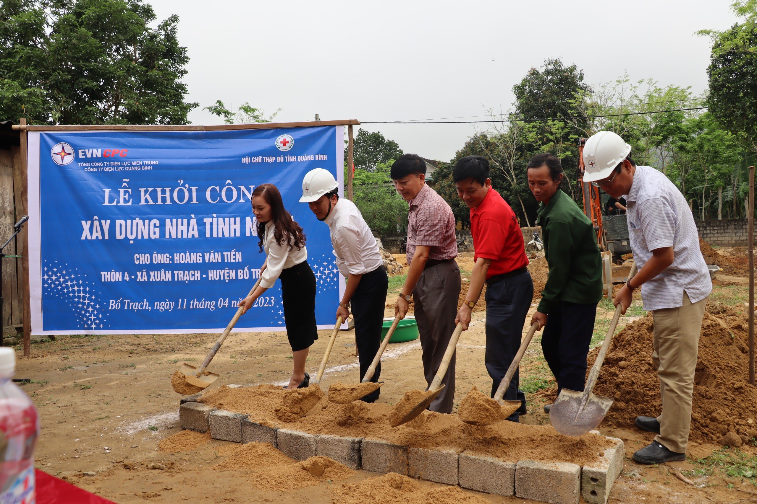Năm 2024, EVNCPC tiếp tục hỗ trợ xây dựng 70 căn nhà tình nghĩa- Ảnh 2.