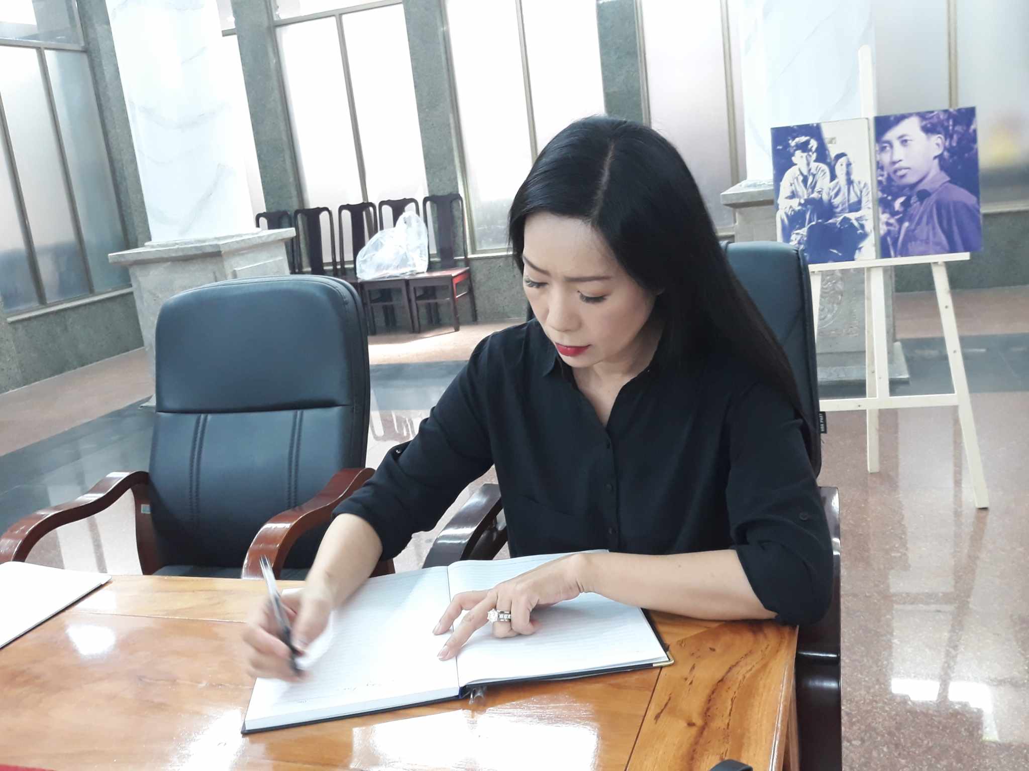 NSND Kim Xu&acirc;n, NSND Trịnh Kim Chi... tiễn biệt đạo diễn - NSƯT L&ecirc; Văn Duy- Ảnh 5.