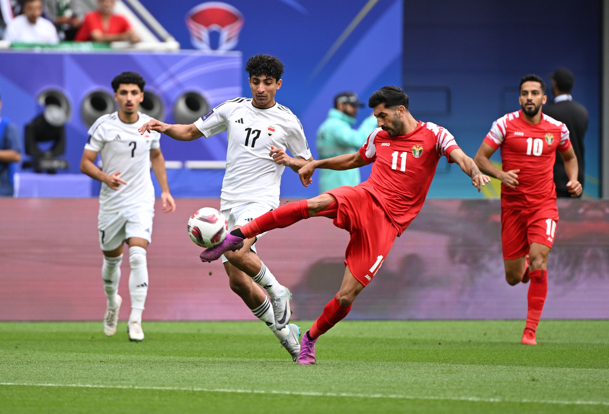 Asian Cup 2023: Iraq bị loại bởi đội k&eacute;m hơn 24 bậc- Ảnh 1.