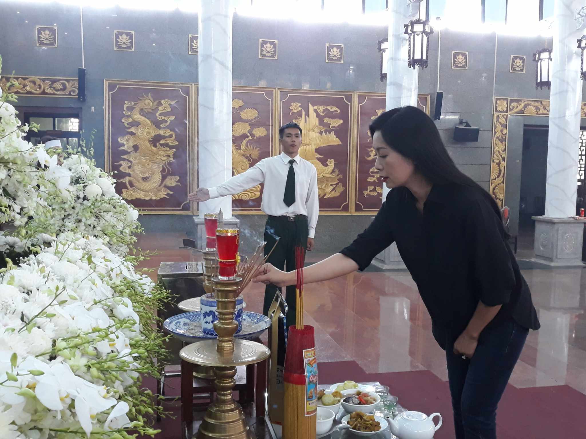 NSND Kim Xu&acirc;n, NSND Trịnh Kim Chi... tiễn biệt đạo diễn - NSƯT L&ecirc; Văn Duy- Ảnh 4.
