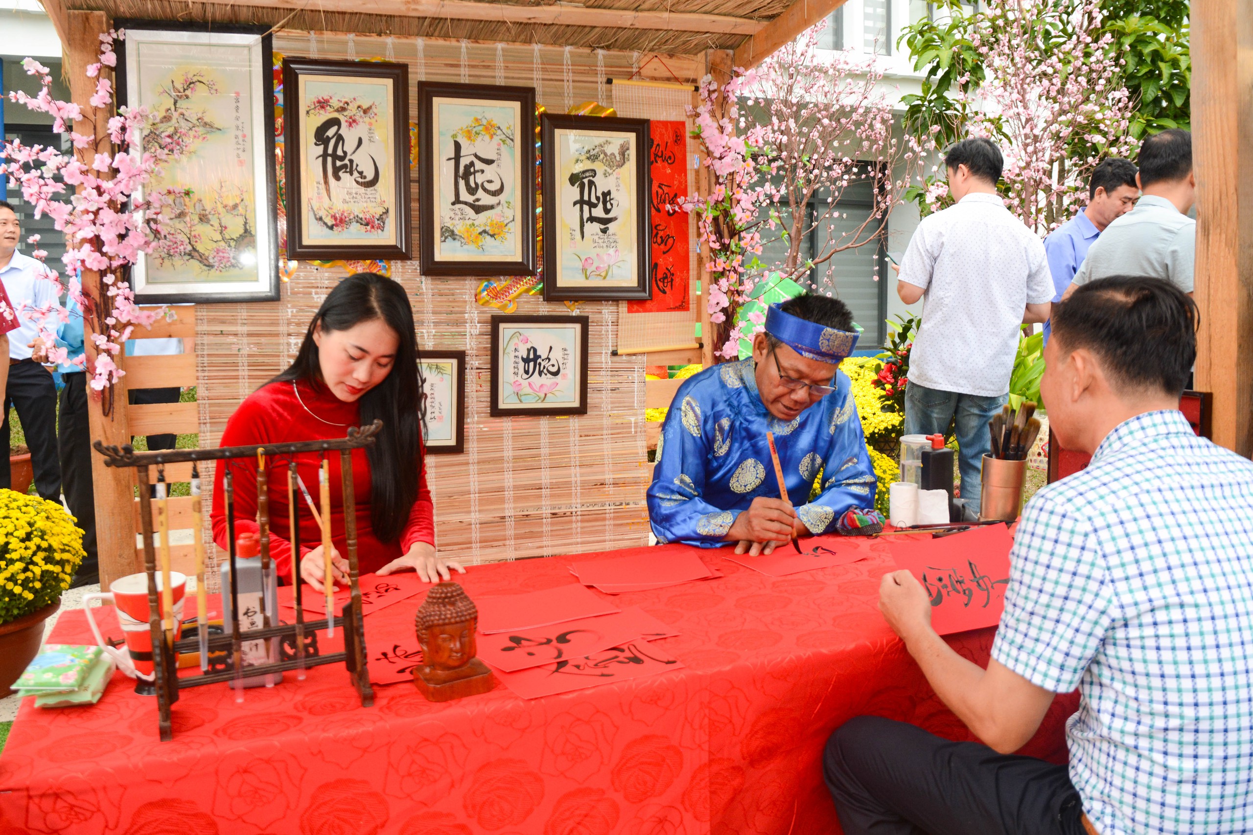 Tổng c&ocirc;ng ty Kh&aacute;nh Việt tổ chức &ldquo;Tết sum vầy &ndash; Xu&acirc;n chia sẻ&rdquo;
- Ảnh 2.