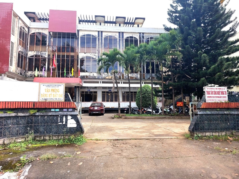 Bắt một giám đốc văn phòng đăng ký đất đai- Ảnh 1.