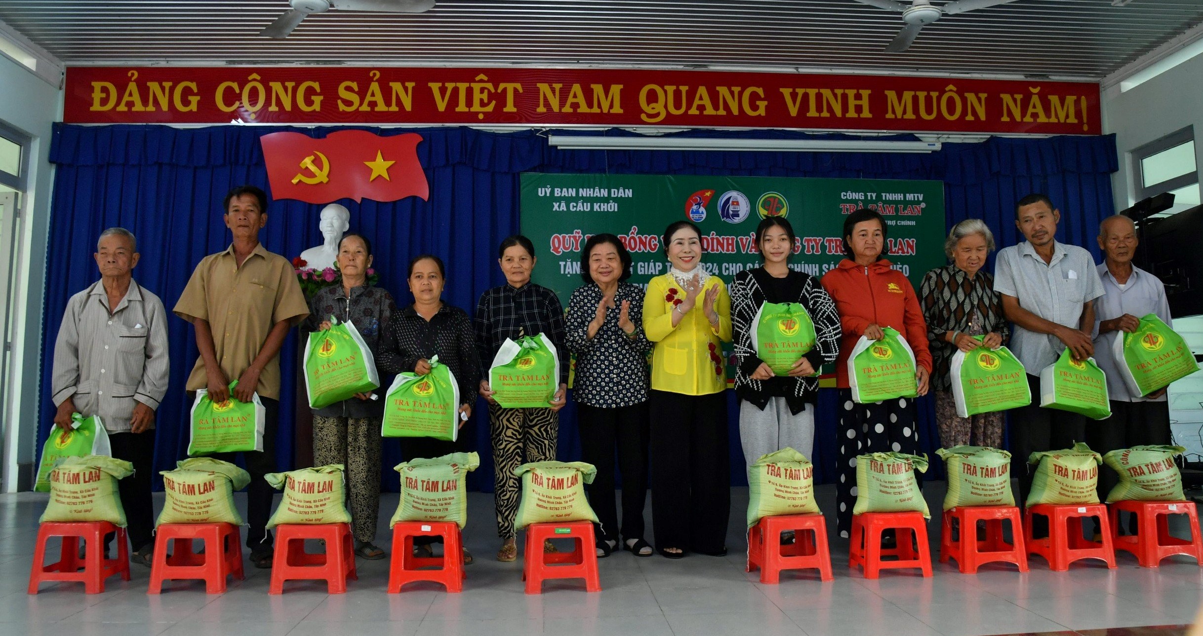 Xuân biên phòng, ấm lòng dân bản- Ảnh 2.