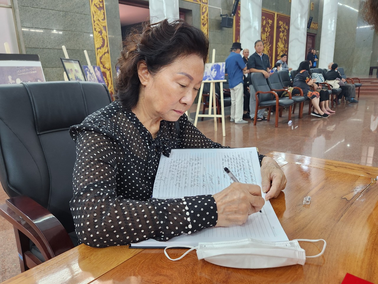 NSND Kim Xu&acirc;n, NSND Trịnh Kim Chi... tiễn biệt đạo diễn - NSƯT L&ecirc; Văn Duy- Ảnh 20.