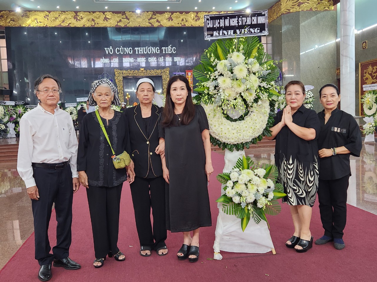 NSND Kim Xu&acirc;n, NSND Trịnh Kim Chi... tiễn biệt đạo diễn - NSƯT L&ecirc; Văn Duy- Ảnh 9.