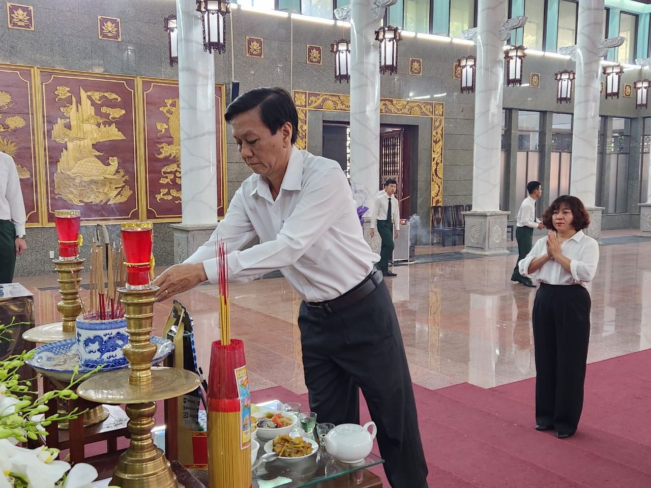 NSND Kim Xu&acirc;n, NSND Trịnh Kim Chi... tiễn biệt đạo diễn - NSƯT L&ecirc; Văn Duy- Ảnh 13.