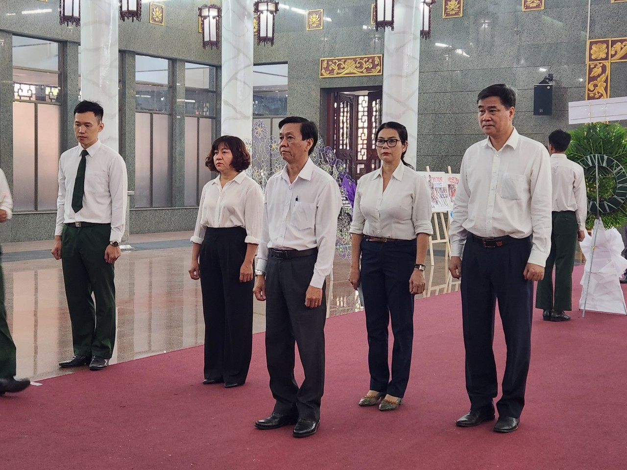 NSND Kim Xu&acirc;n, NSND Trịnh Kim Chi... tiễn biệt đạo diễn - NSƯT L&ecirc; Văn Duy- Ảnh 12.