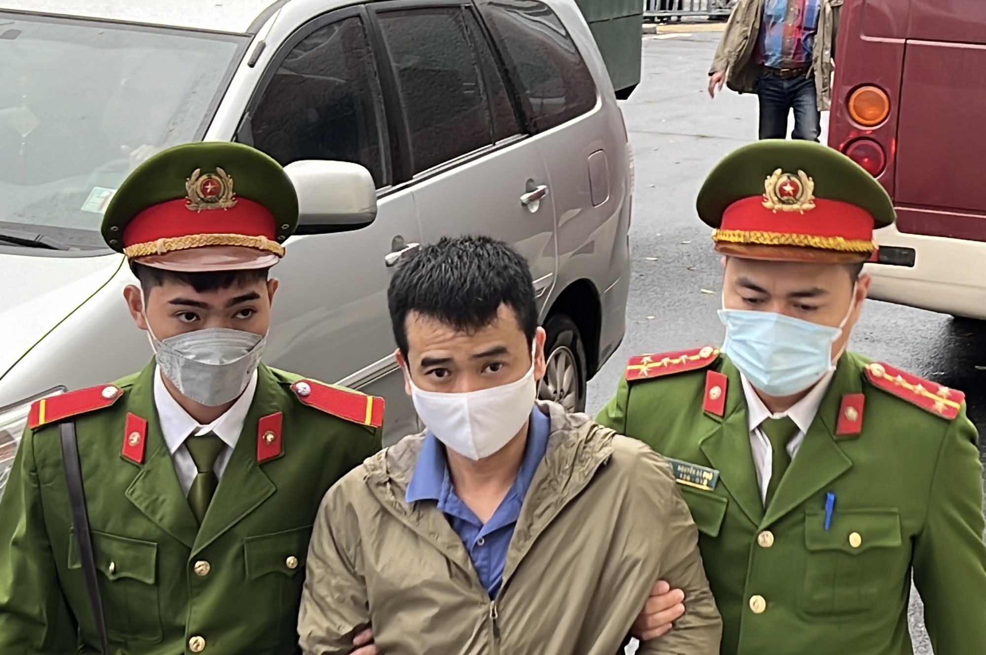 &Ocirc;ng chủ Việt &Aacute; khai đưa 50.000 USD, cựu thứ trưởng n&oacute;i nhận 100 triệu đồng- Ảnh 3.